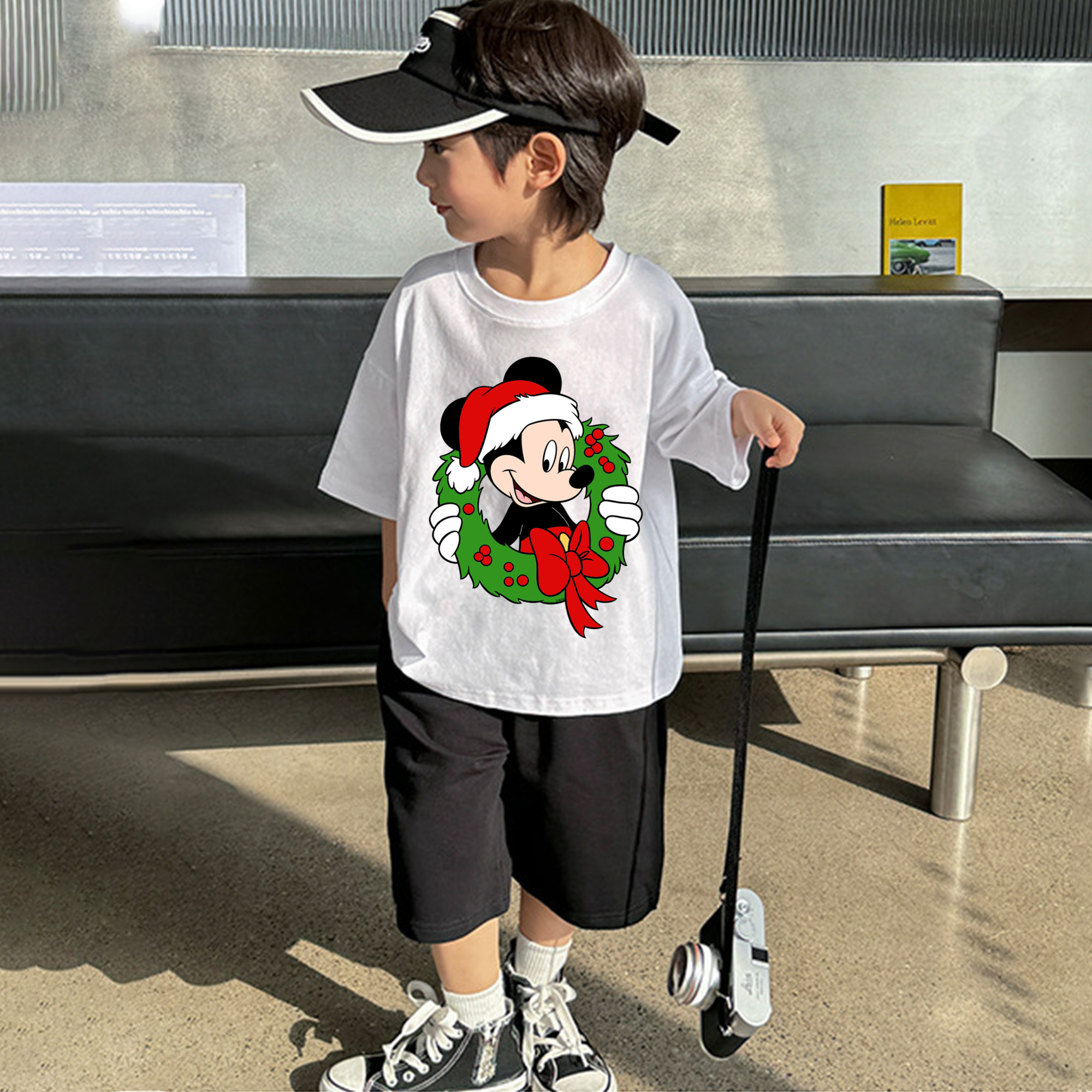 ミッキーマウス Mickey Mouse 綿100％キッズTシャツ（フロントプリント）