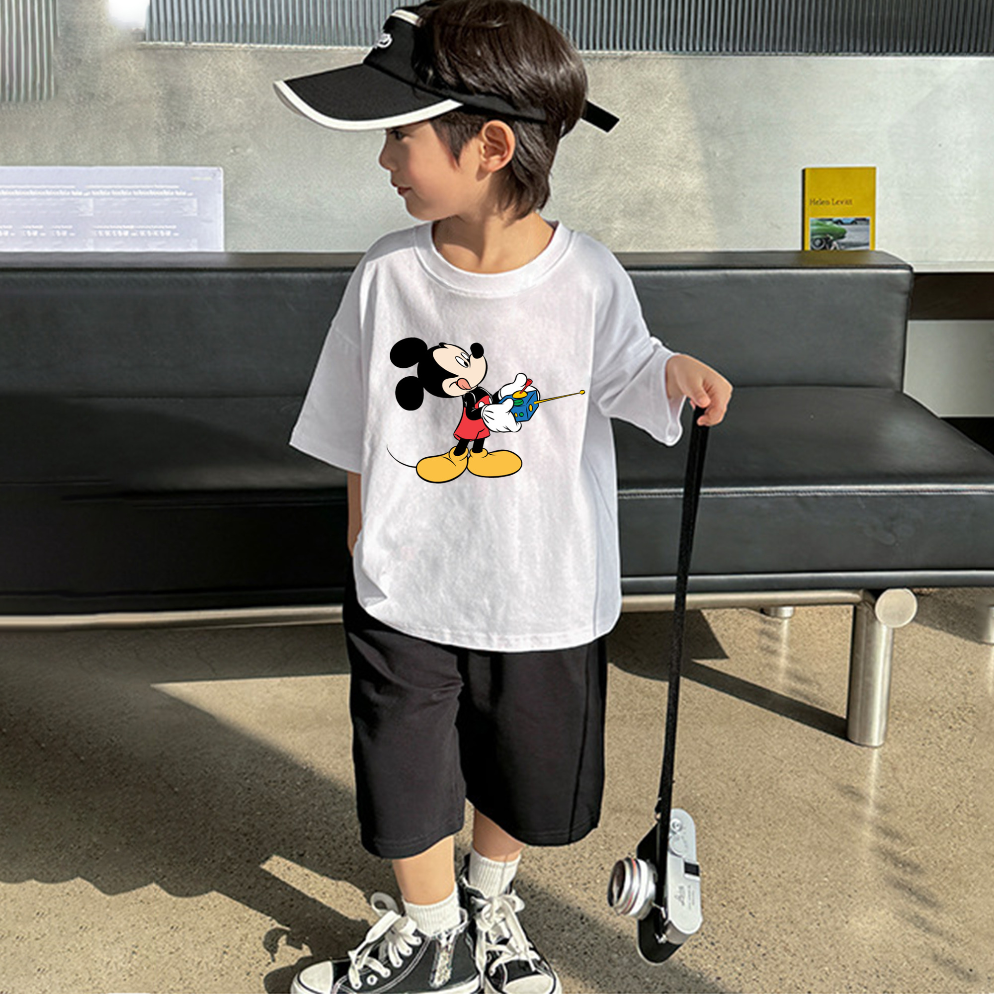 ミッキーマウス Mickey Mouse 綿100％キッズTシャツ（フロントプリント）