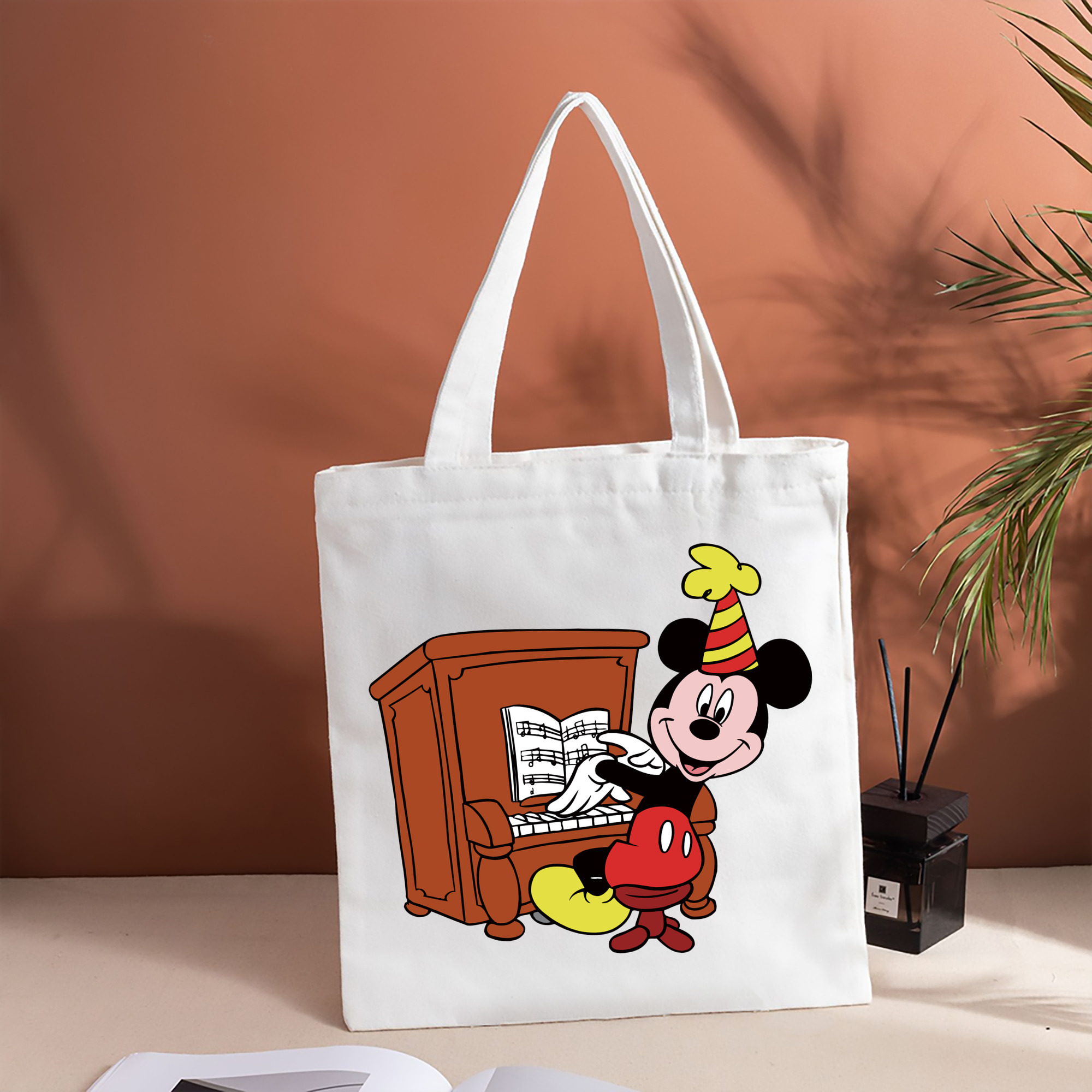 ミッキーマウス Mickey Mouse 縦型キャンバス生地手提げバッグ　トートバッグ