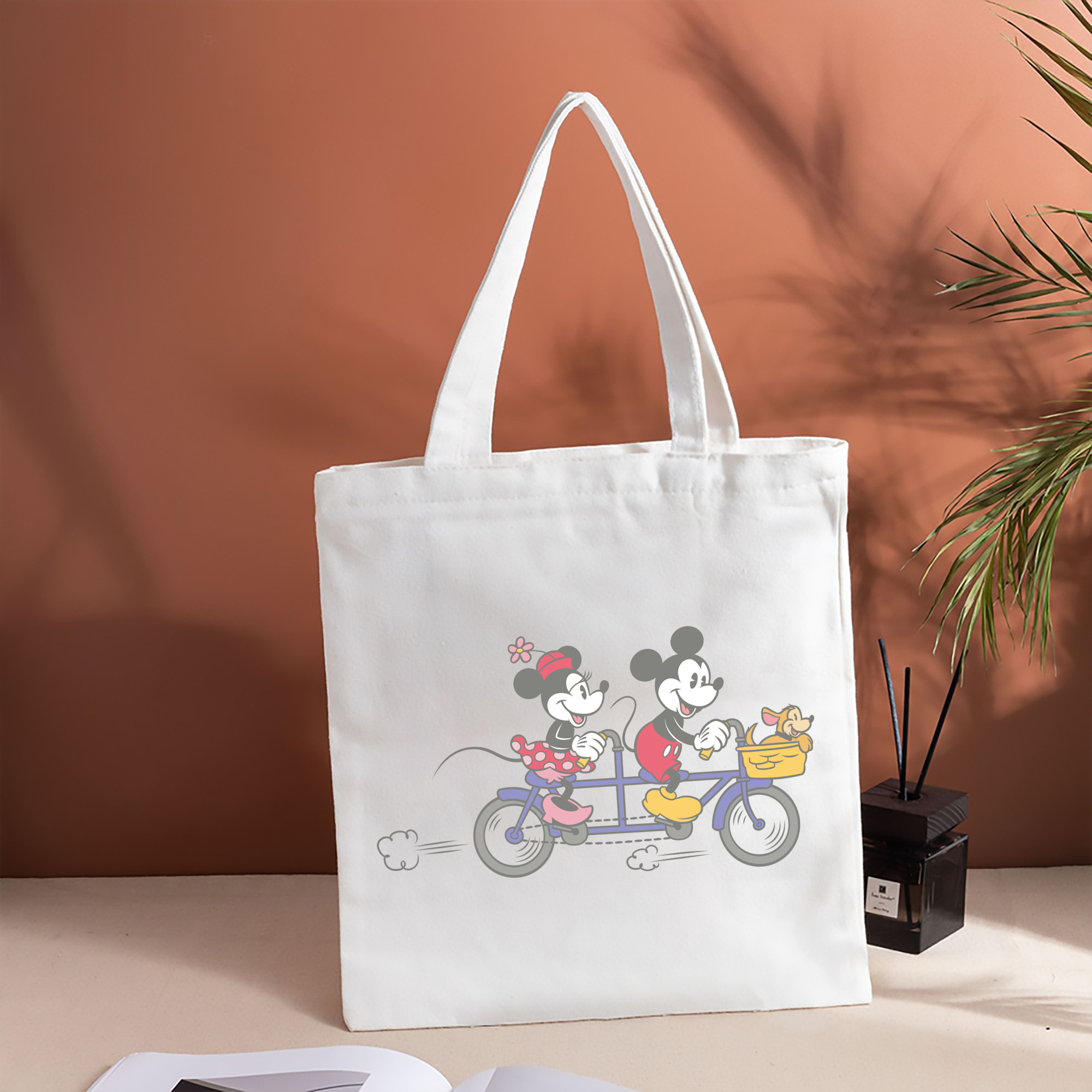 ミッキーマウス Mickey Mouse 縦型キャンバス生地手提げバッグ　トートバッグ