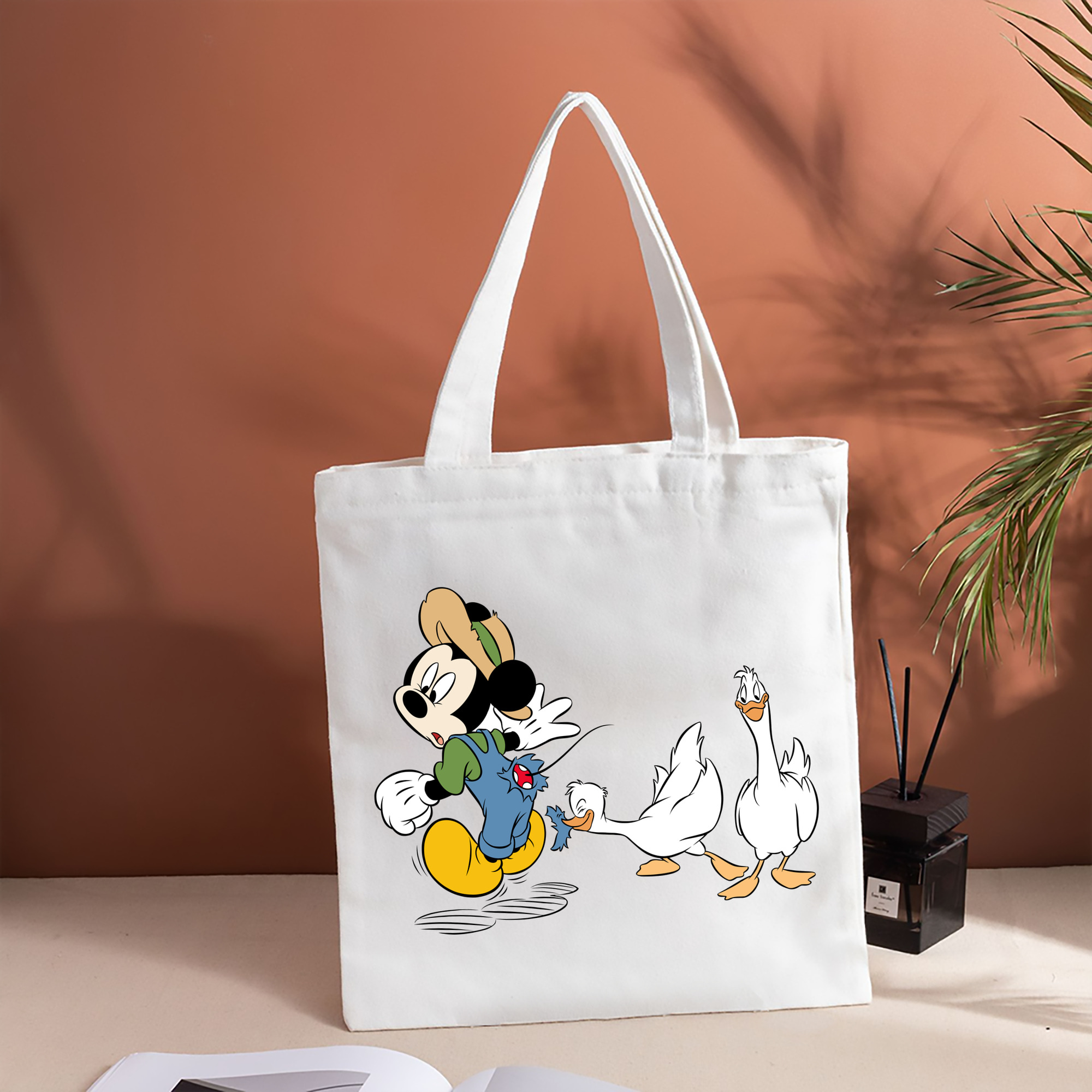 ミッキーマウス Mickey Mouse 縦型キャンバス生地手提げバッグ　トートバッグ