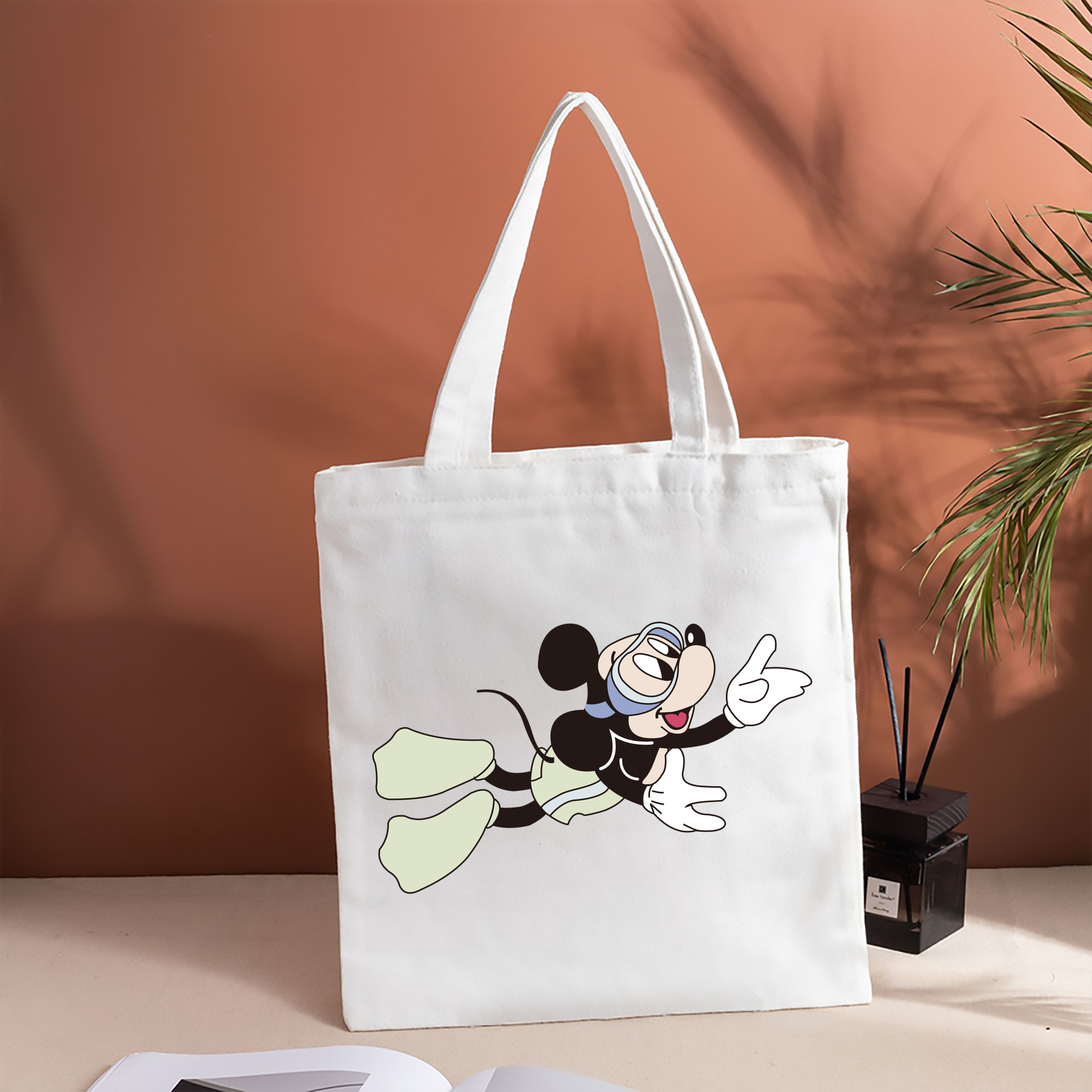 ミッキーマウス Mickey Mouse 縦型キャンバス生地手提げバッグ　トートバッグ