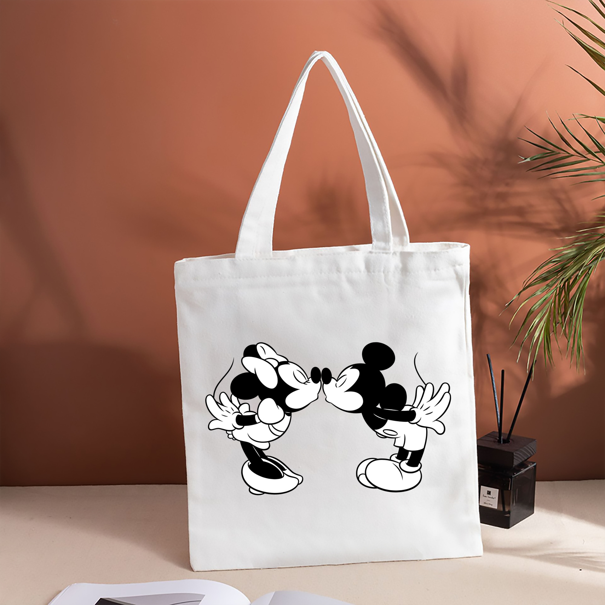 ミッキーマウス Mickey Mouse 縦型キャンバス生地手提げバッグ　トートバッグ
