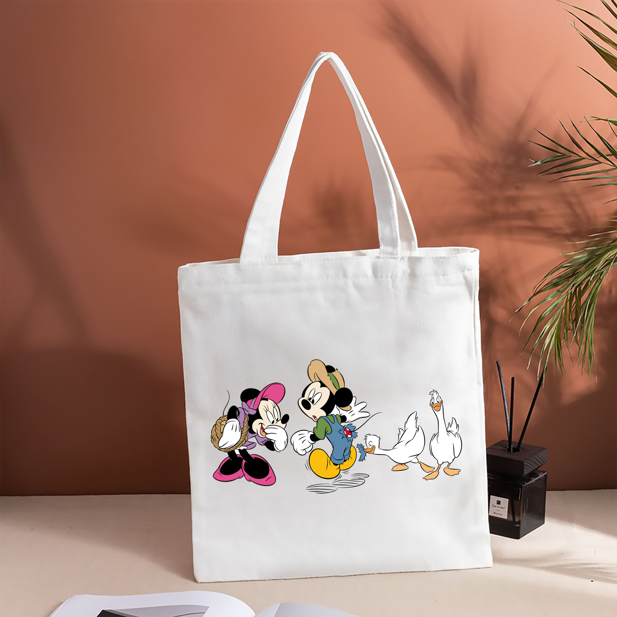 ミッキーマウス Mickey Mouse 縦型キャンバス生地手提げバッグ　トートバッグ