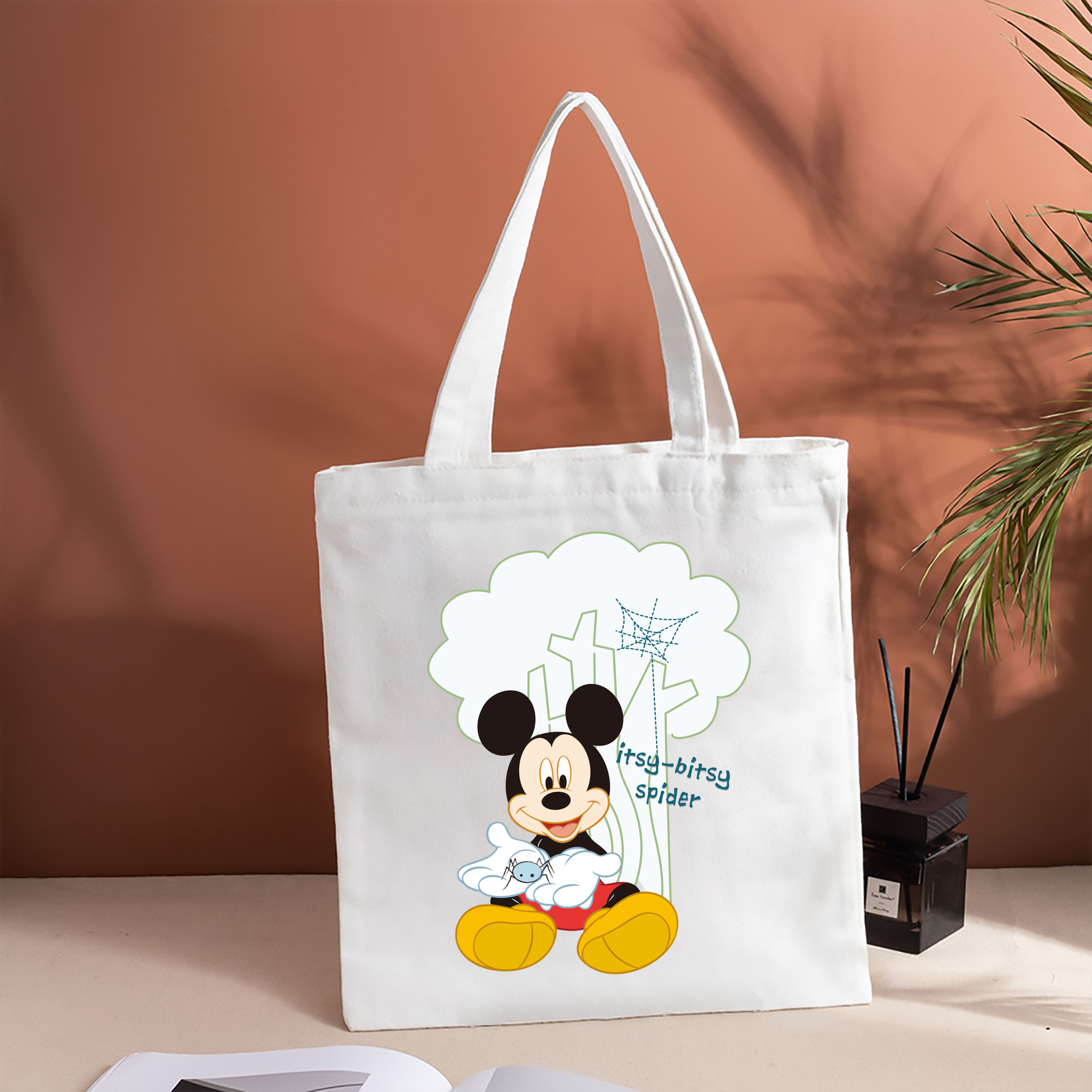 ミッキーマウス Mickey Mouse 縦型キャンバス生地手提げバッグ　トートバッグ