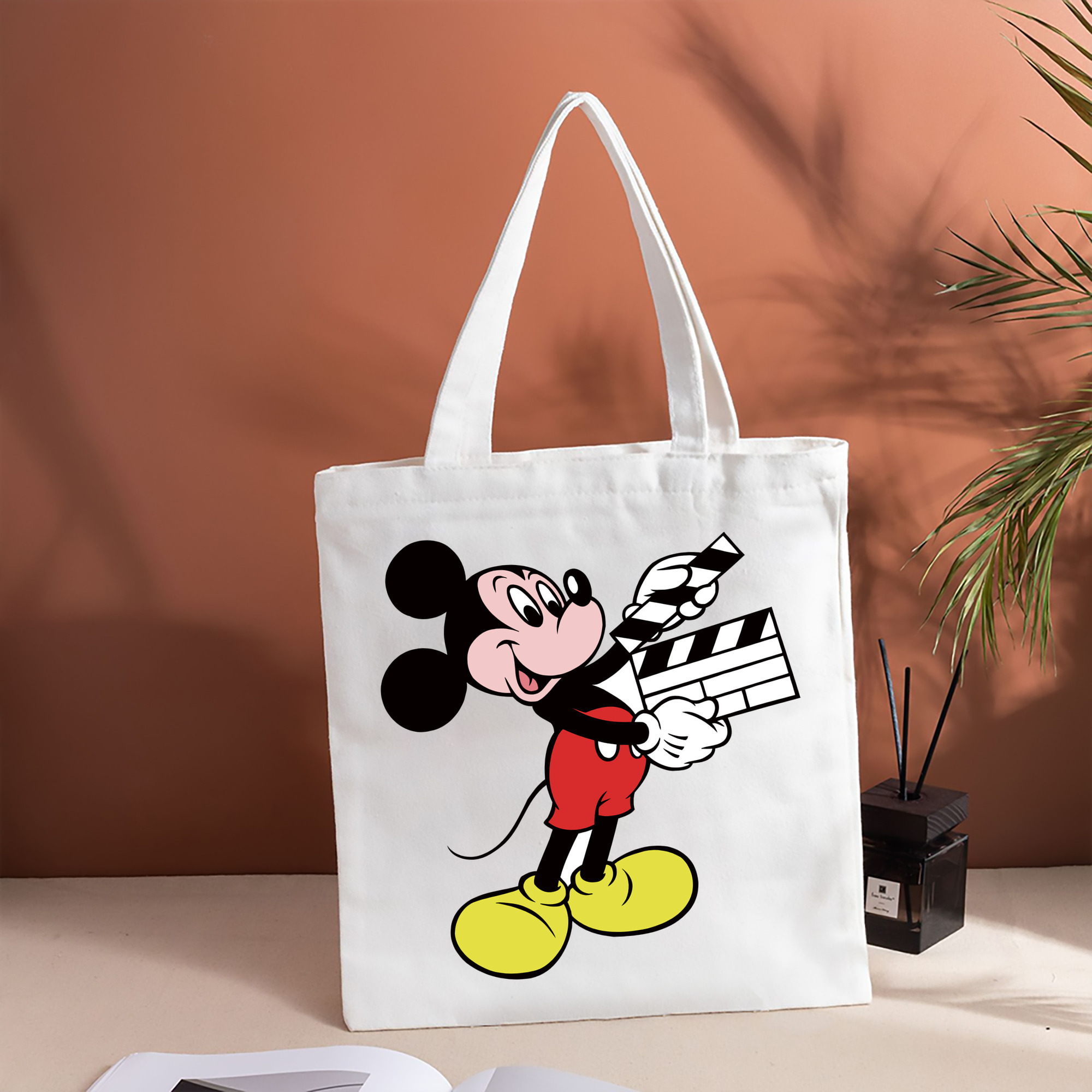 ミッキーマウス Mickey Mouse 縦型キャンバス生地手提げバッグ　トートバッグ