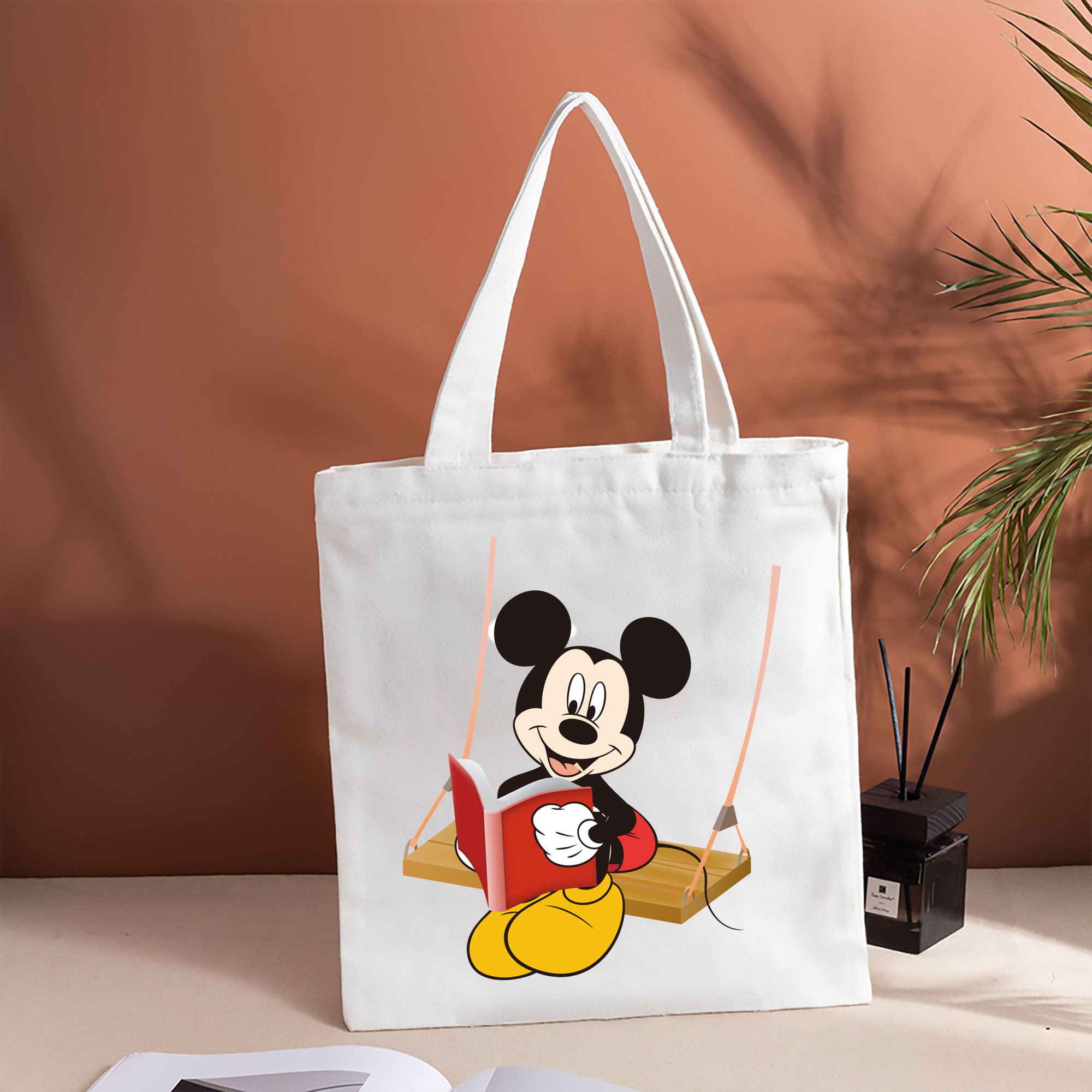 ミッキーマウス Mickey Mouse 縦型キャンバス生地手提げバッグ　トートバッグ