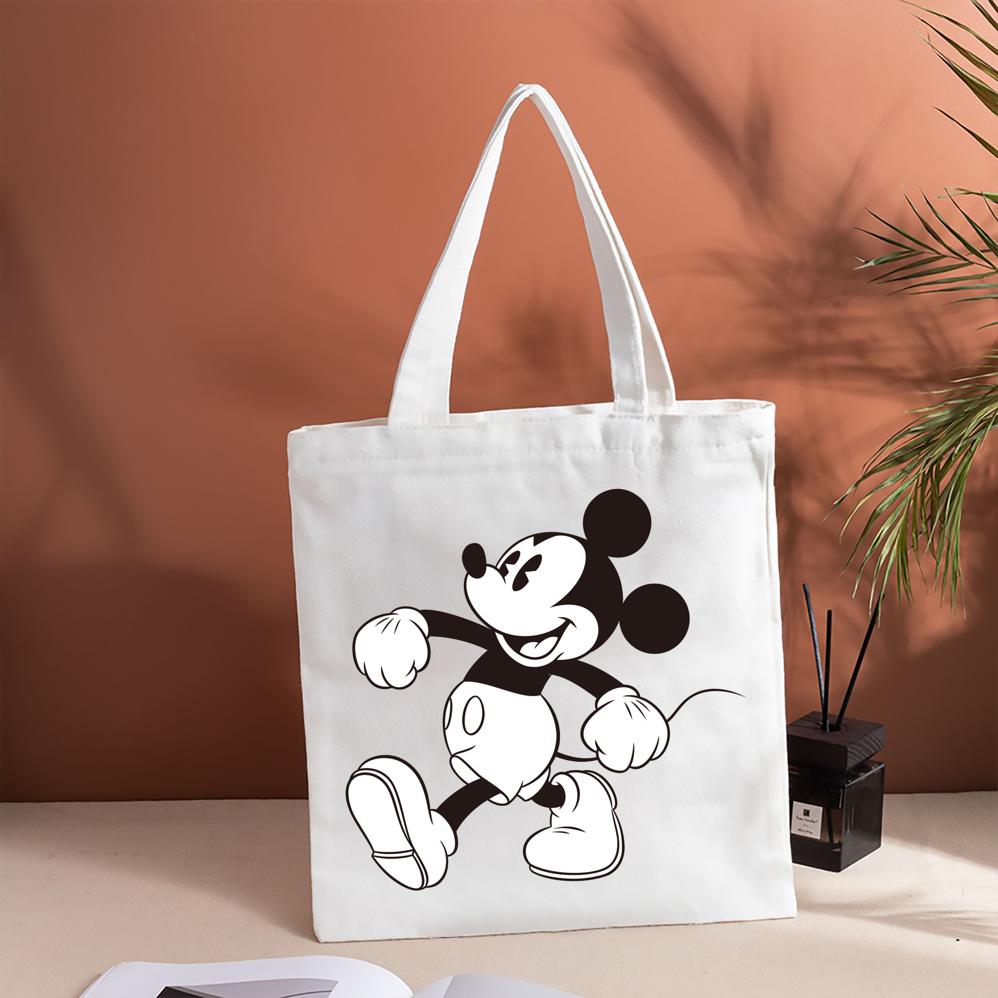 ミッキーマウス Mickey Mouse 縦型キャンバス生地手提げバッグ　トートバッグ