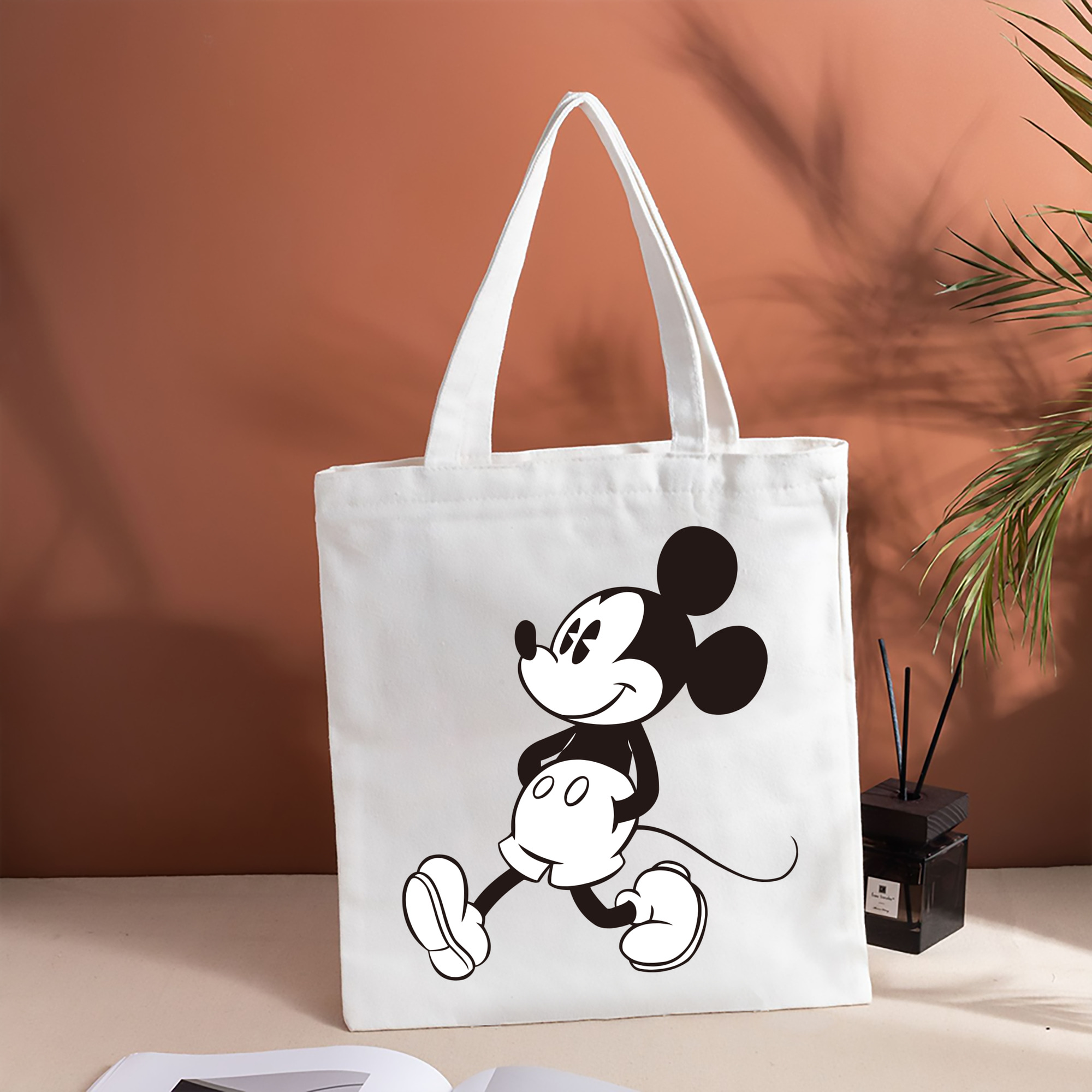 ミッキーマウス Mickey Mouse 縦型キャンバス生地手提げバッグ　トートバッグ