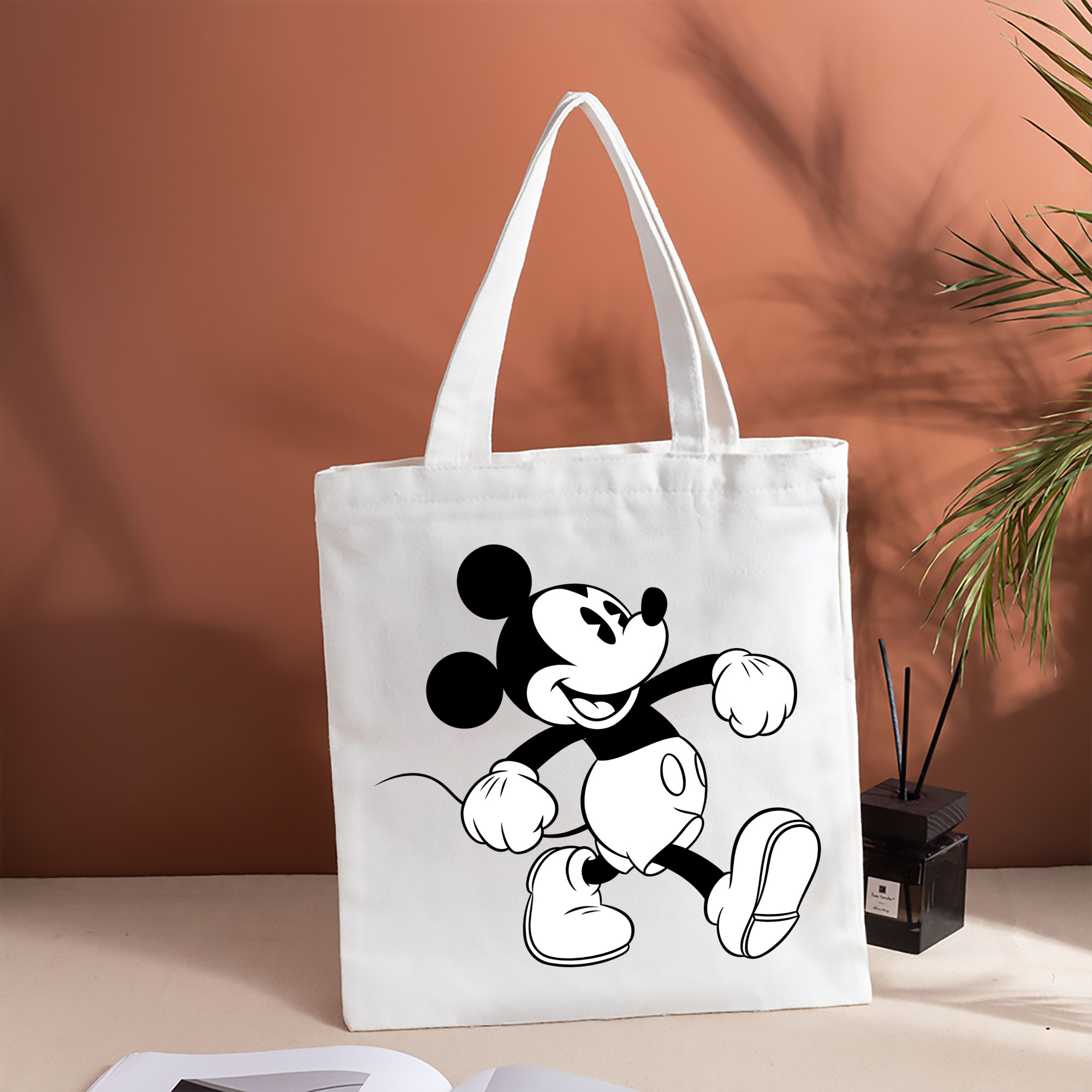 ミッキーマウス Mickey Mouse 縦型キャンバス生地手提げバッグ　トートバッグ
