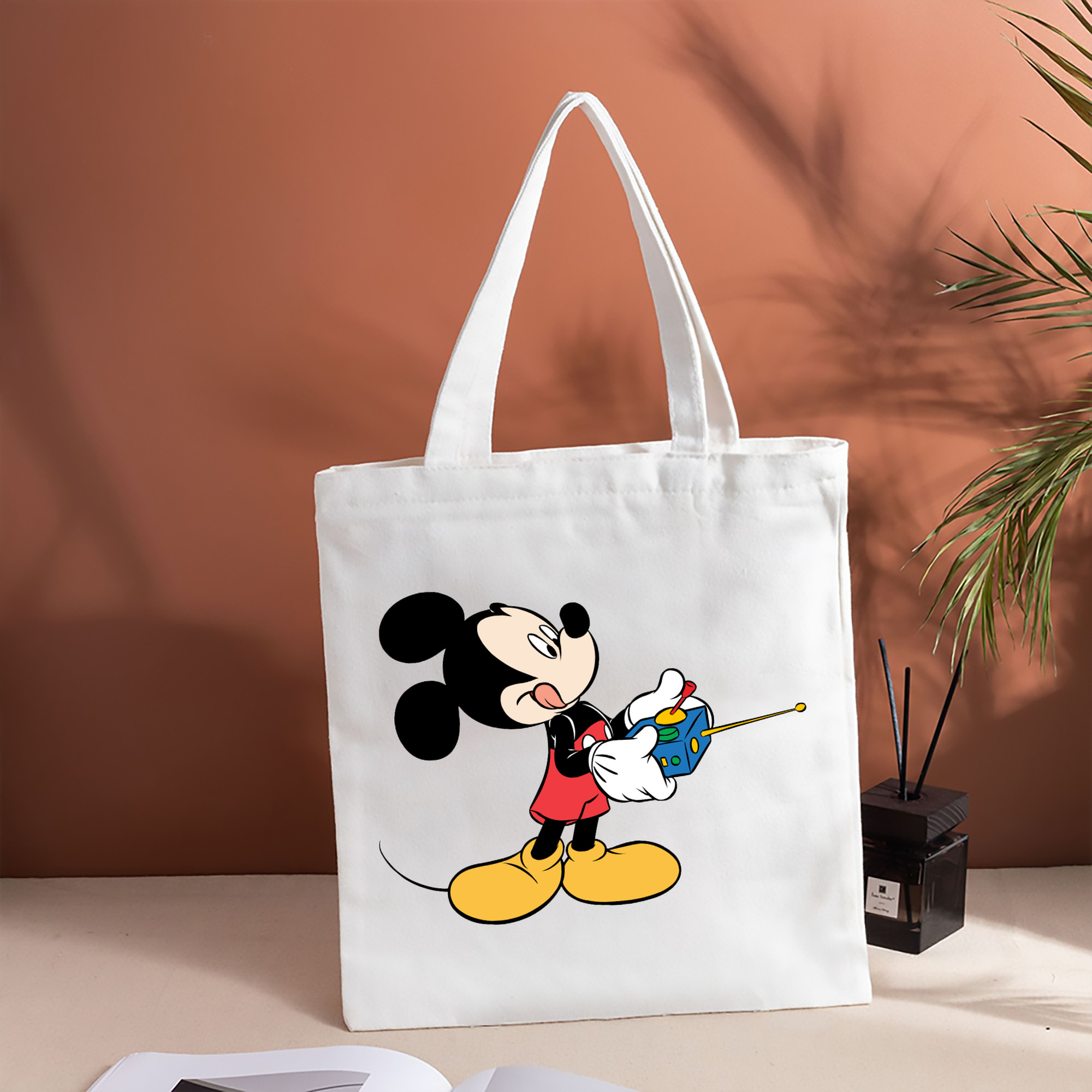ミッキーマウス Mickey Mouse 縦型キャンバス生地手提げバッグ　トートバッグ