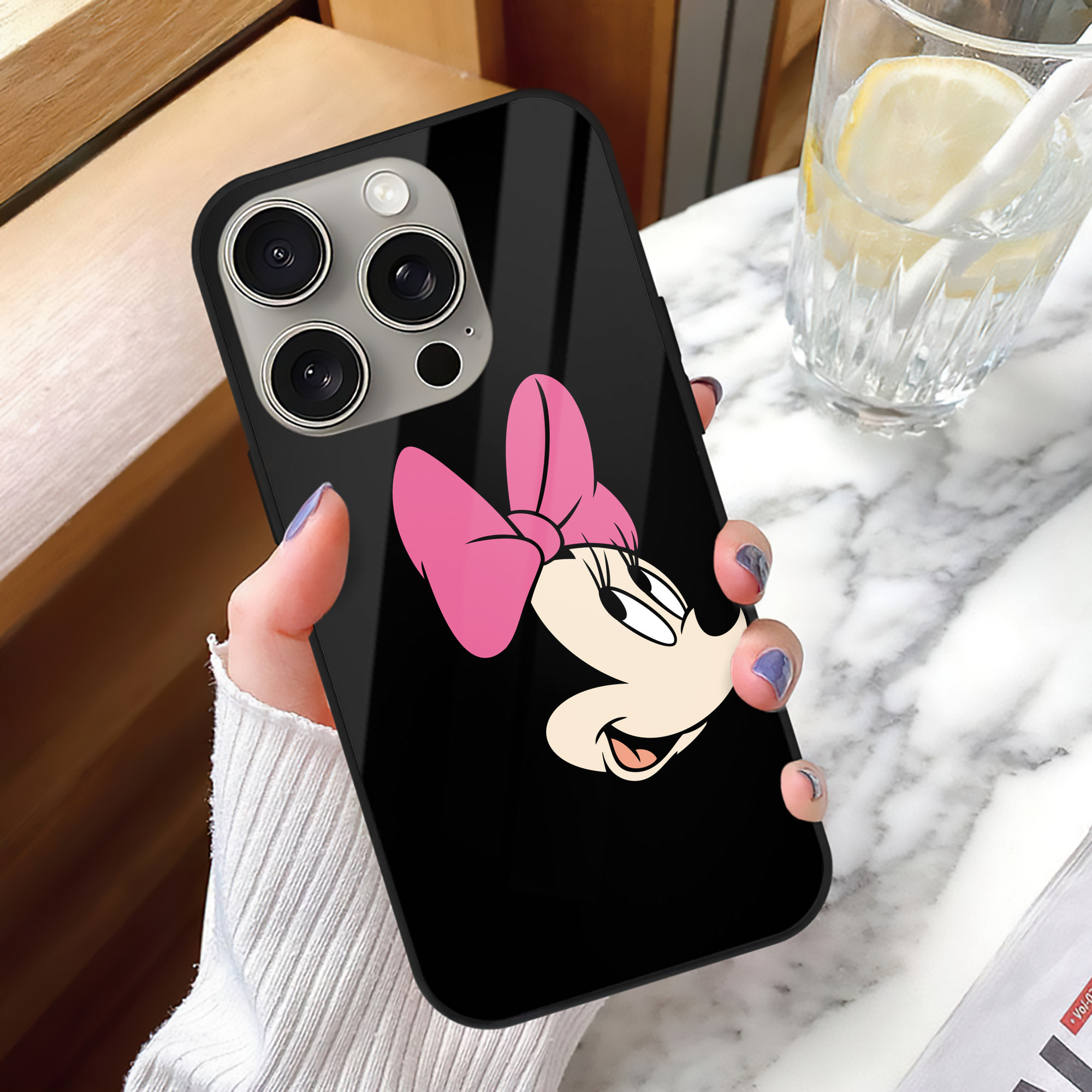 ミッキーマウス Mickey Mouse 【iPhone15Pro対応】スマホケース 耐衝撃＆黄変防止 背面ガラス