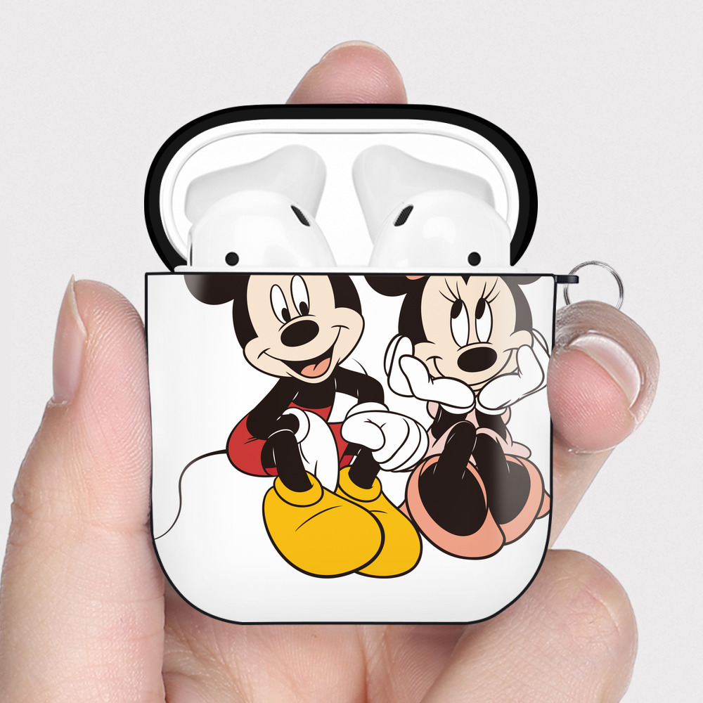 （画像用） ミッキーマウス Mickey Mouse AirPods 第2世代保護ケース ハードシェル ブラック 耐衝撃・防指紋・カラビナ付き
