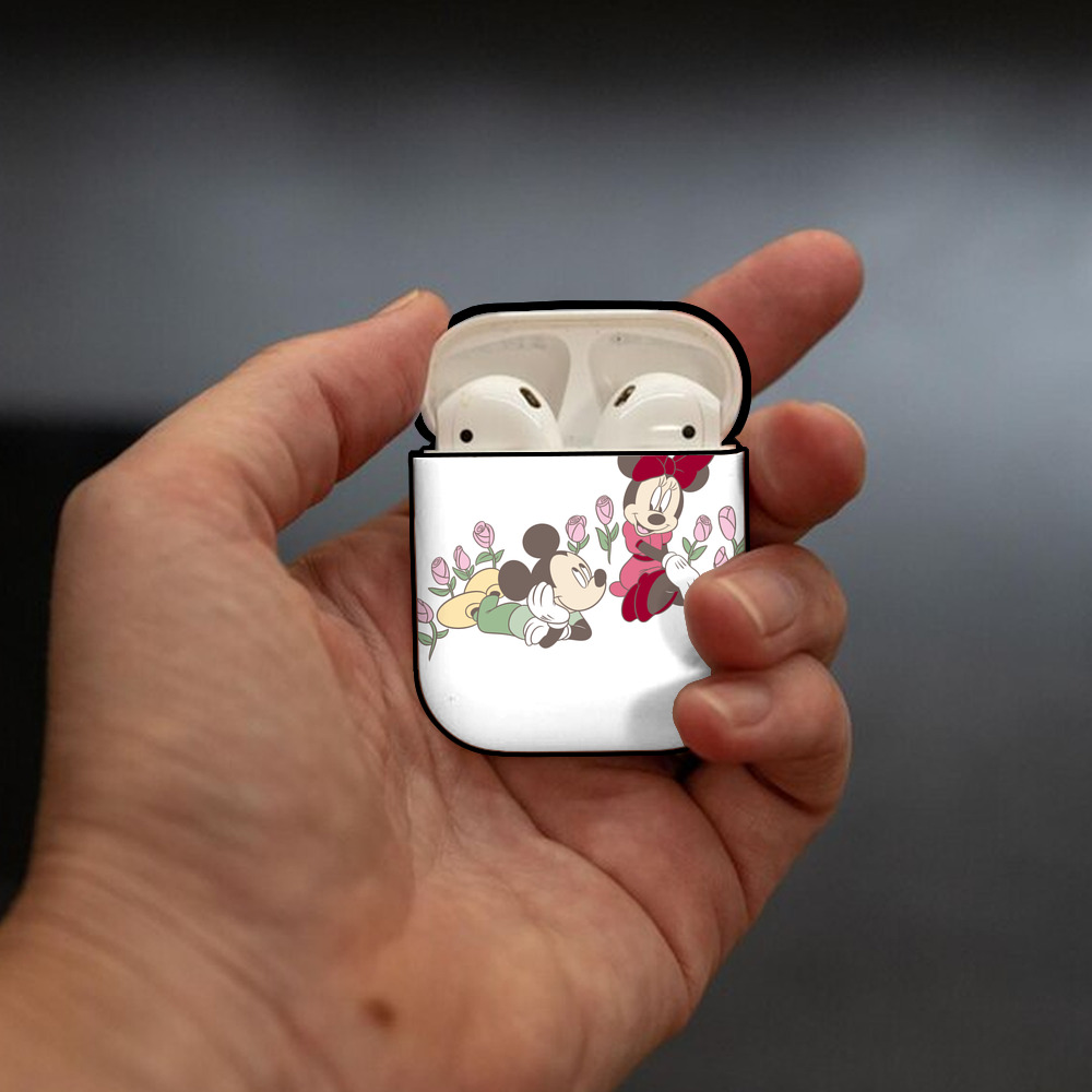 ミッキーマウス Mickey Mouse AirPods 第2世代保護ケース ハードシェル ブラック 耐衝撃・防指紋・カラビナ付き