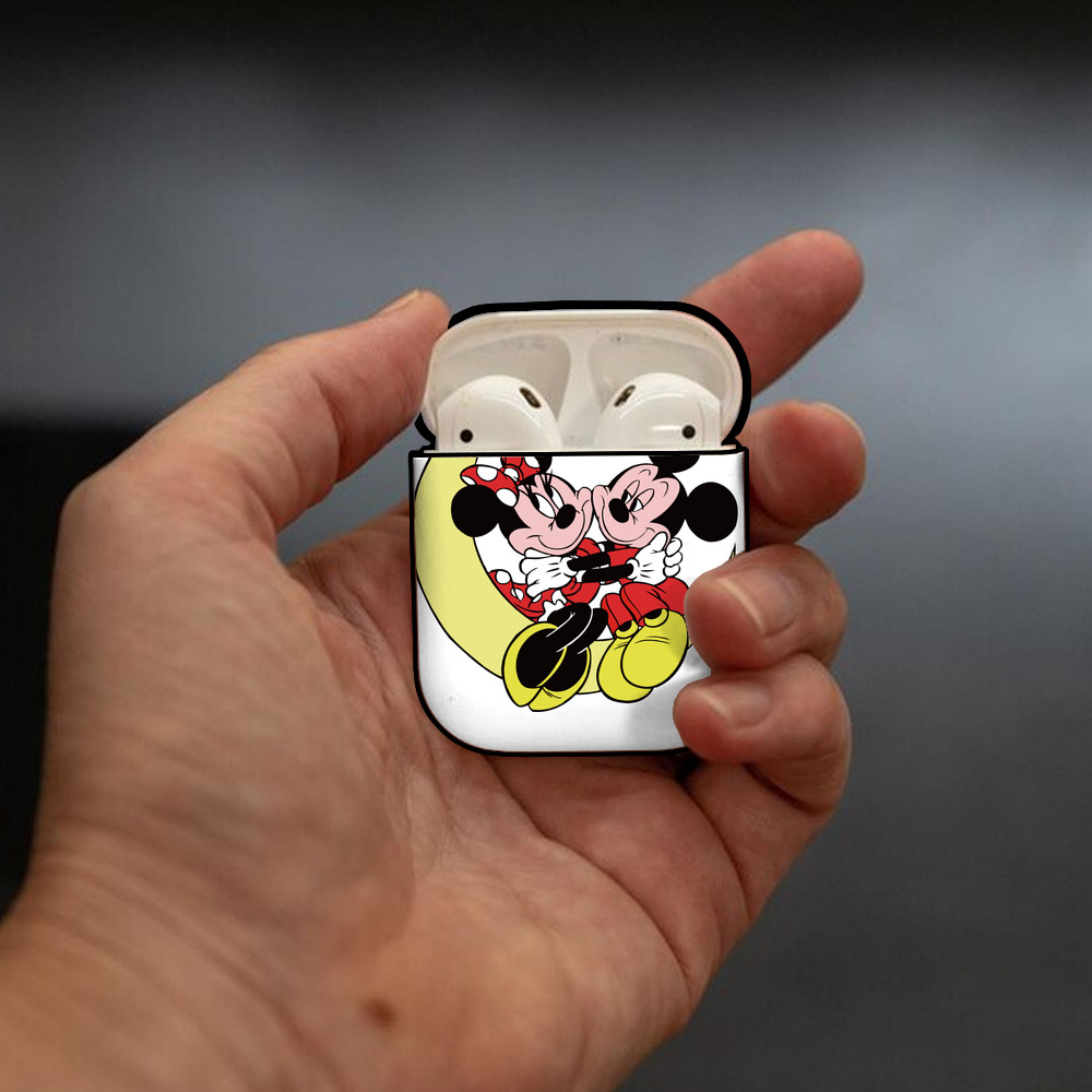 ミッキーマウス Mickey Mouse AirPods 第2世代保護ケース ハードシェル ブラック 耐衝撃・防指紋・カラビナ付き