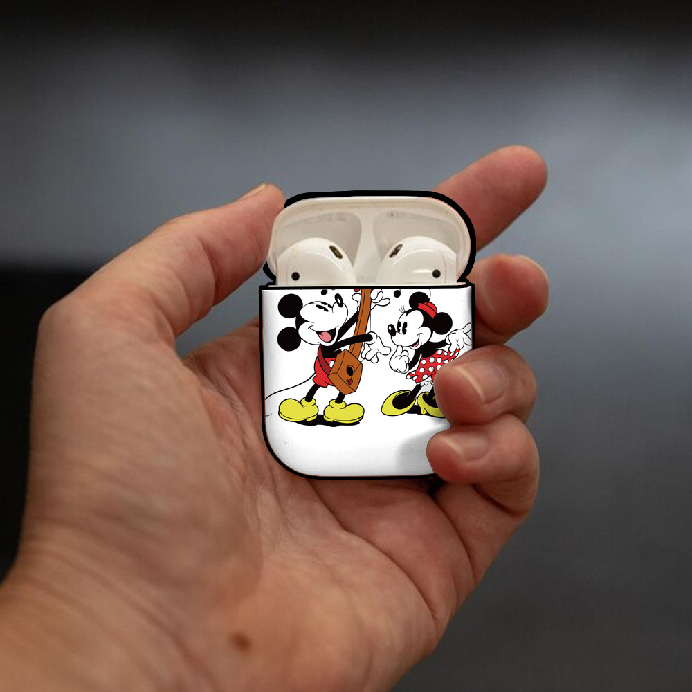 ミッキーマウス Mickey Mouse AirPods 第2世代保護ケース ハードシェル ブラック 耐衝撃・防指紋・カラビナ付き
