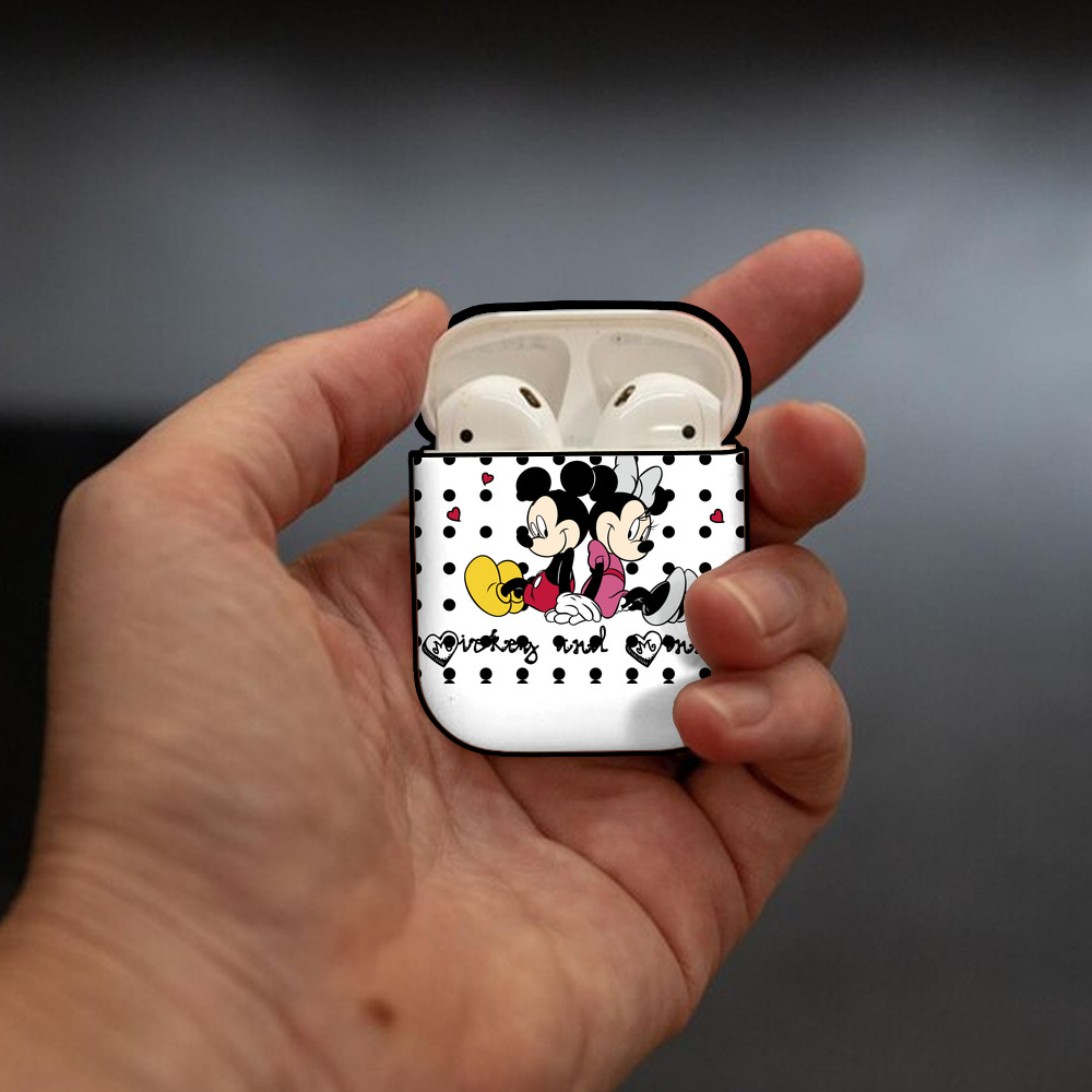 ミッキーマウス Mickey Mouse AirPods 第2世代保護ケース ハードシェル ブラック 耐衝撃・防指紋・カラビナ付き