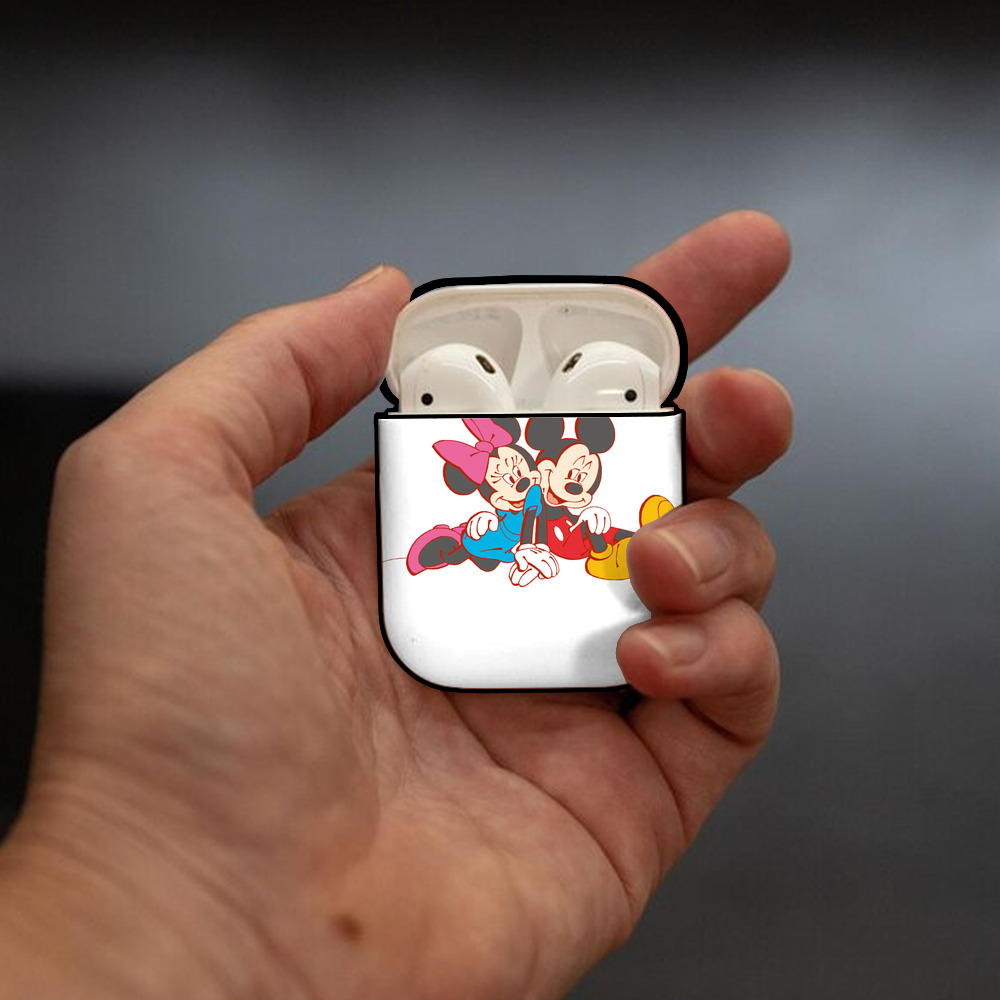 ミッキーマウス Mickey Mouse AirPods 第2世代保護ケース ハードシェル ブラック 耐衝撃・防指紋・カラビナ付き
