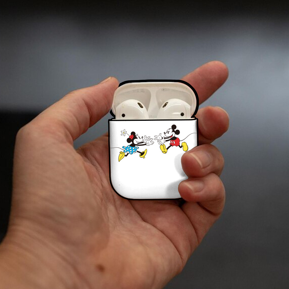 ミッキーマウス Mickey Mouse AirPods 第2世代保護ケース ハードシェル ブラック 耐衝撃・防指紋・カラビナ付き