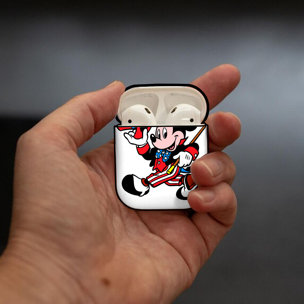 ミッキーマウス Mickey Mouse AirPods 第2世代保護ケース ハードシェル ブラック 耐衝撃・防指紋・カラビナ付き
