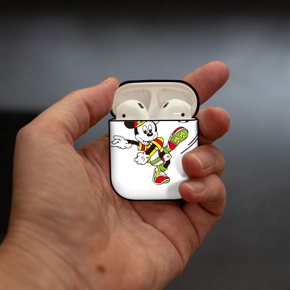 ミッキーマウス Mickey Mouse AirPods 第2世代保護ケース ハードシェル ブラック 耐衝撃・防指紋・カラビナ付き