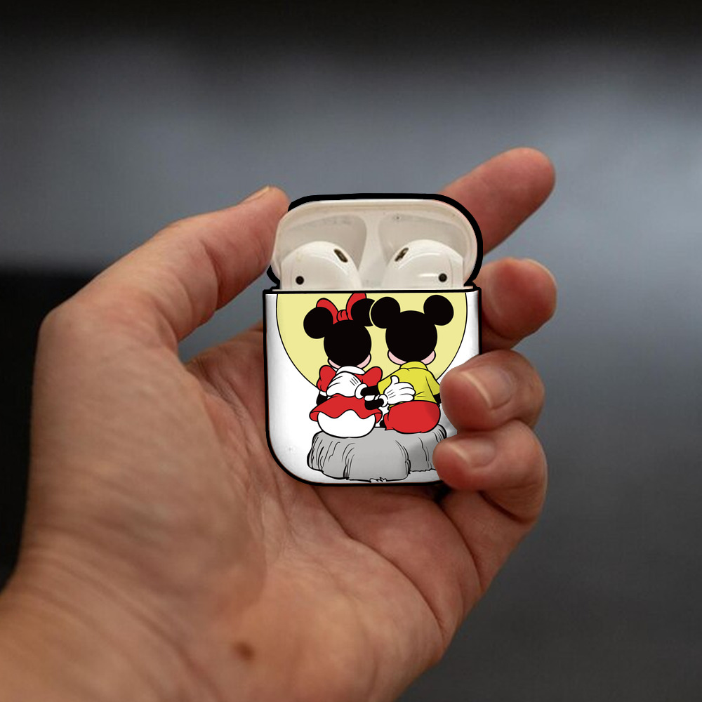 ミッキーマウス Mickey Mouse AirPods 第2世代保護ケース ハードシェル ブラック 耐衝撃・防指紋・カラビナ付き
