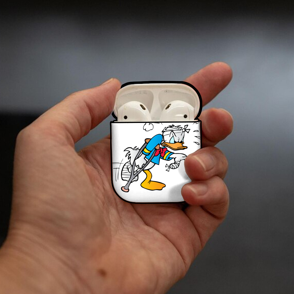 ミッキーマウス Mickey Mouse AirPods 第2世代保護ケース ハードシェル ブラック 耐衝撃・防指紋・カラビナ付き
