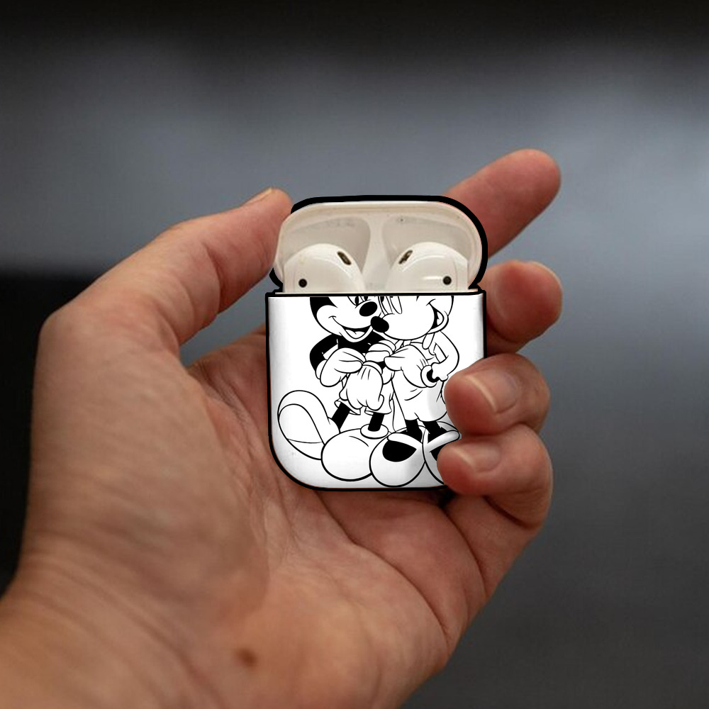 ミッキーマウス Mickey Mouse AirPods 第2世代保護ケース ハードシェル ブラック 耐衝撃・防指紋・カラビナ付き