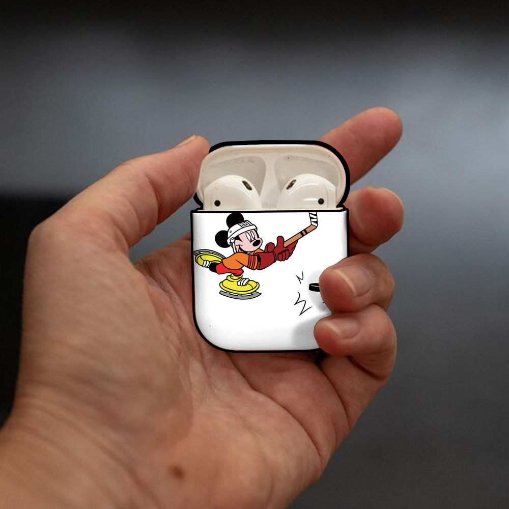 ミッキーマウス Mickey Mouse AirPods 第2世代保護ケース ハードシェル ブラック 耐衝撃・防指紋・カラビナ付き