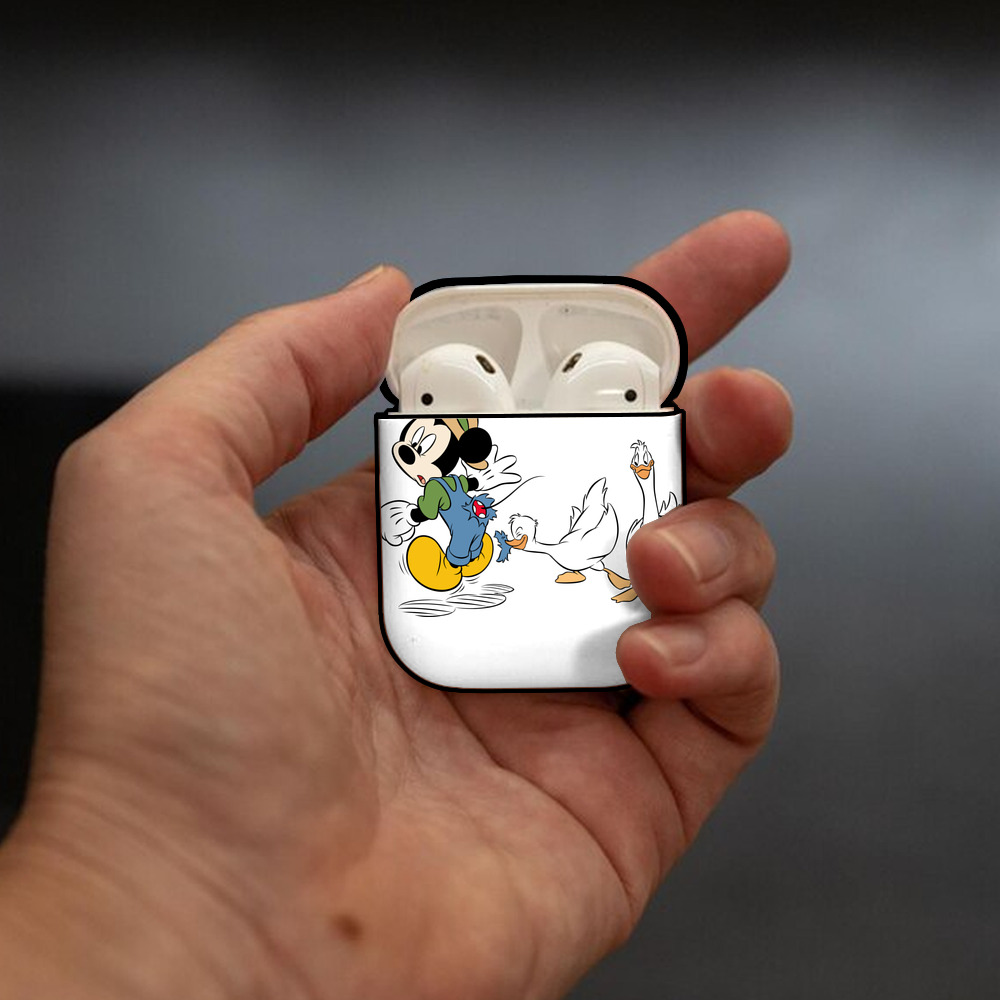 ミッキーマウス Mickey Mouse AirPods 第2世代保護ケース ハードシェル ブラック 耐衝撃・防指紋・カラビナ付き