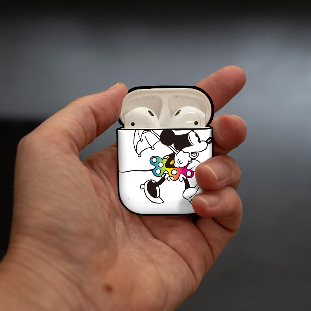 ミッキーマウス Mickey Mouse AirPods 第2世代保護ケース ハードシェル ブラック 耐衝撃・防指紋・カラビナ付き
