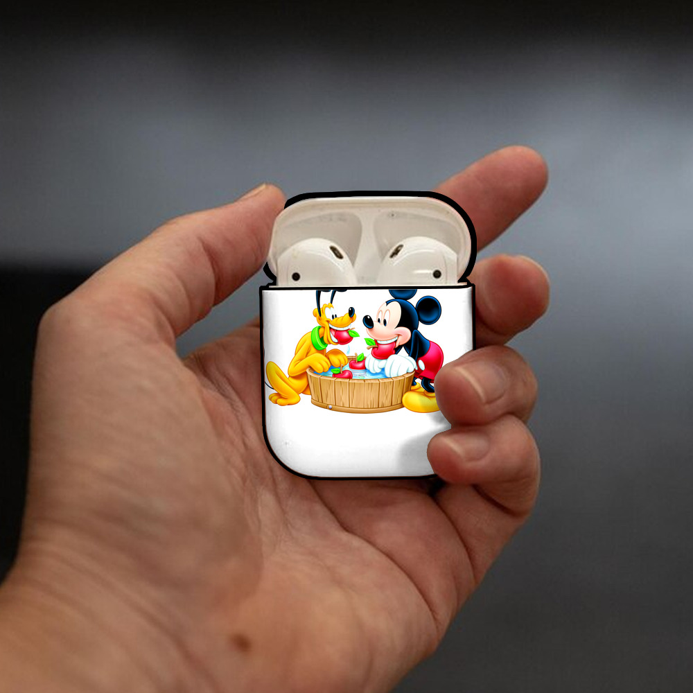 ミッキーマウス Mickey Mouse AirPods 第2世代保護ケース ハードシェル ブラック 耐衝撃・防指紋・カラビナ付き