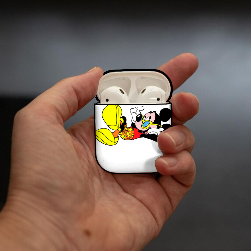 ミッキーマウス Mickey Mouse AirPods 第2世代保護ケース ハードシェル ブラック 耐衝撃・防指紋・カラビナ付き