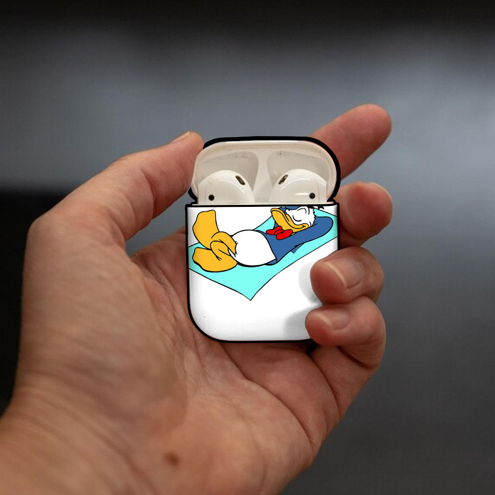 ミッキーマウス Mickey Mouse AirPods 第2世代保護ケース ハードシェル ブラック 耐衝撃・防指紋・カラビナ付き