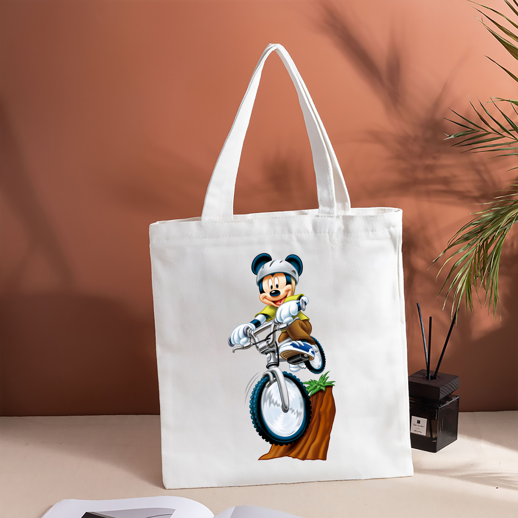 ミッキーマウス Mickey Mouse 縦型キャンバス生地手提げバッグ　トートバッグ