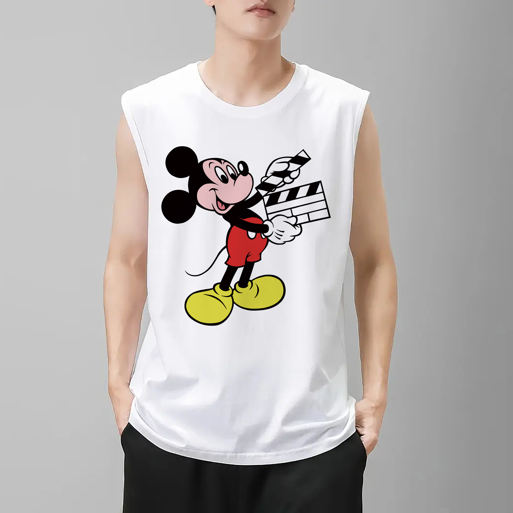 ミッキーマウス Mickey Mouse コットン100％タンクトップ（フロントプリント）