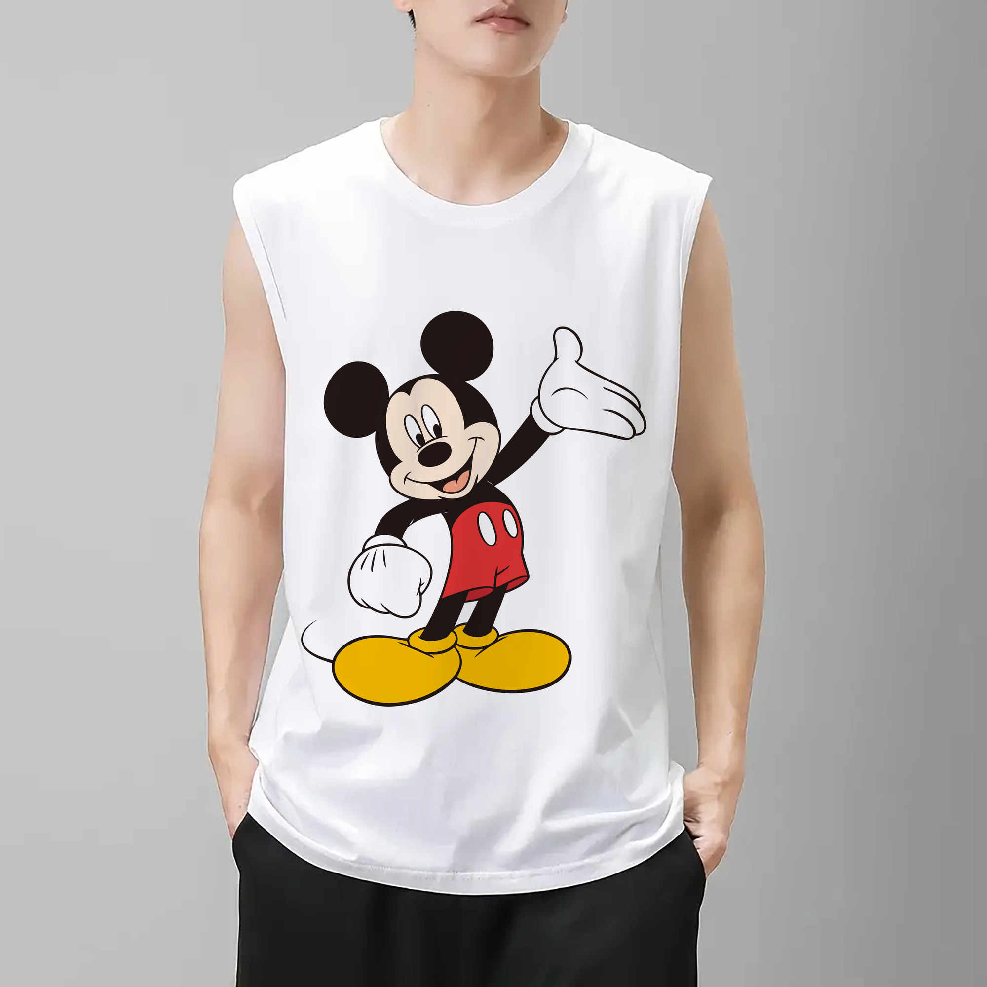 ミッキーマウス Mickey Mouse コットン100％タンクトップ（フロントプリント）