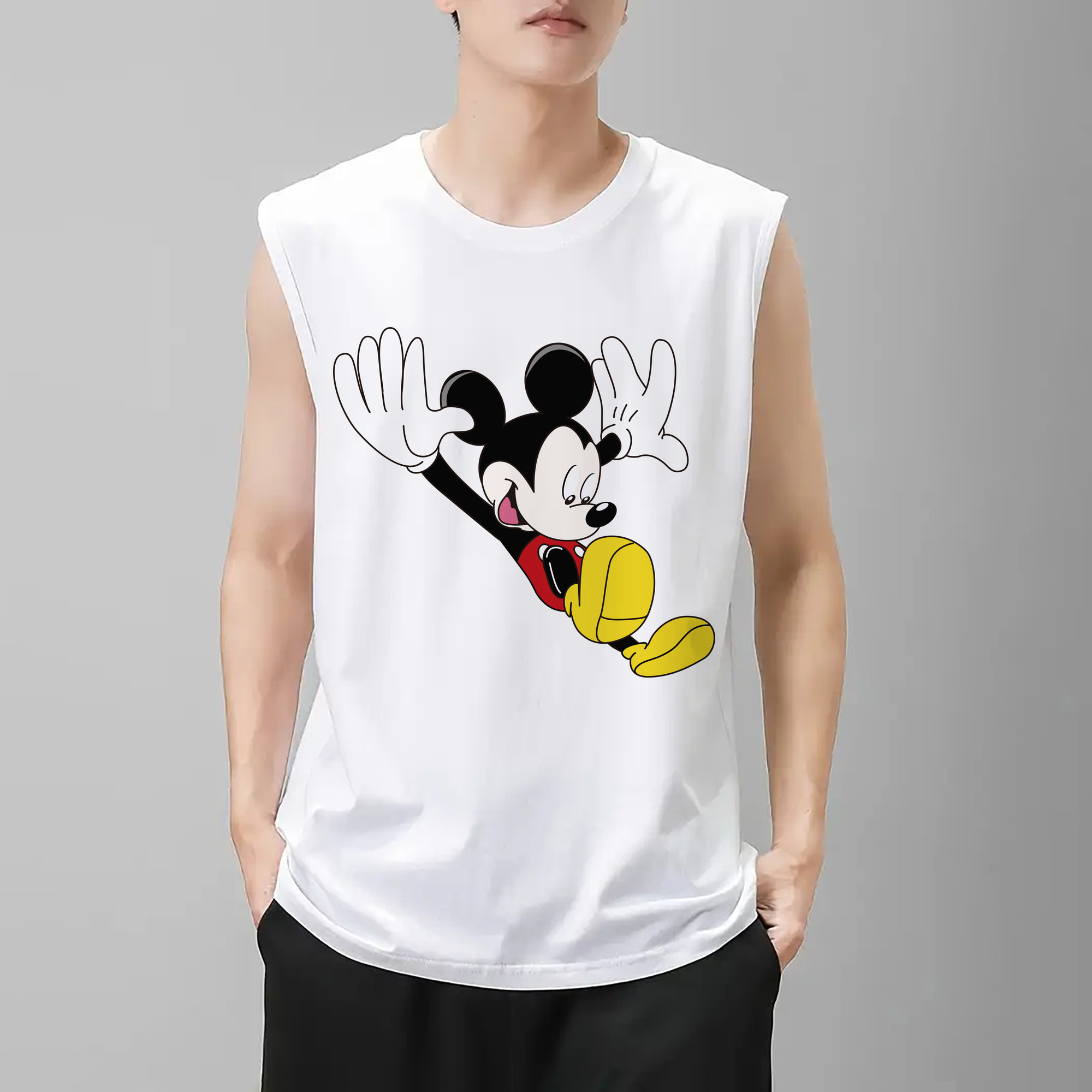 ミッキーマウス Mickey Mouse コットン100％タンクトップ（フロントプリント）