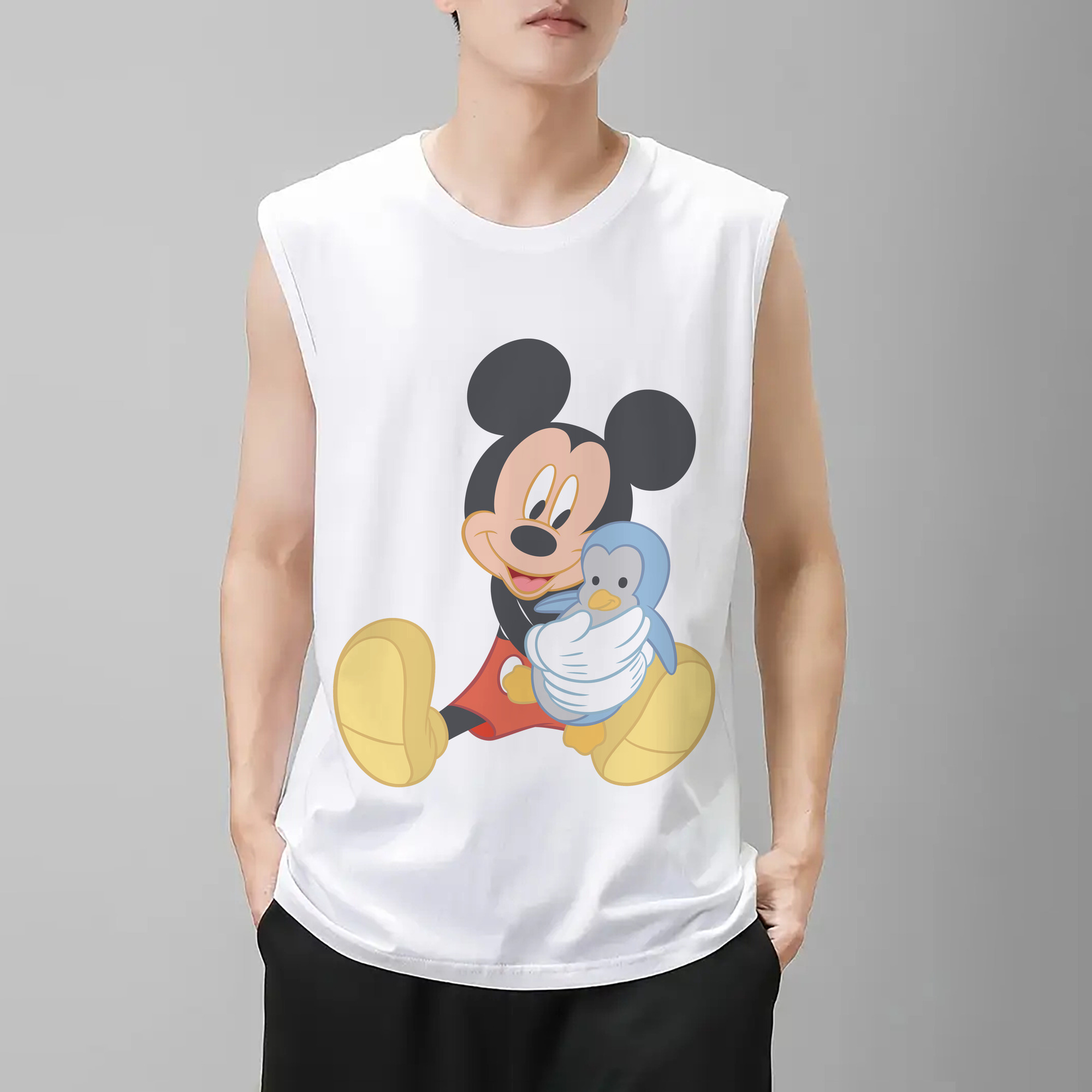 ミッキーマウス Mickey Mouse コットン100％タンクトップ（フロントプリント）