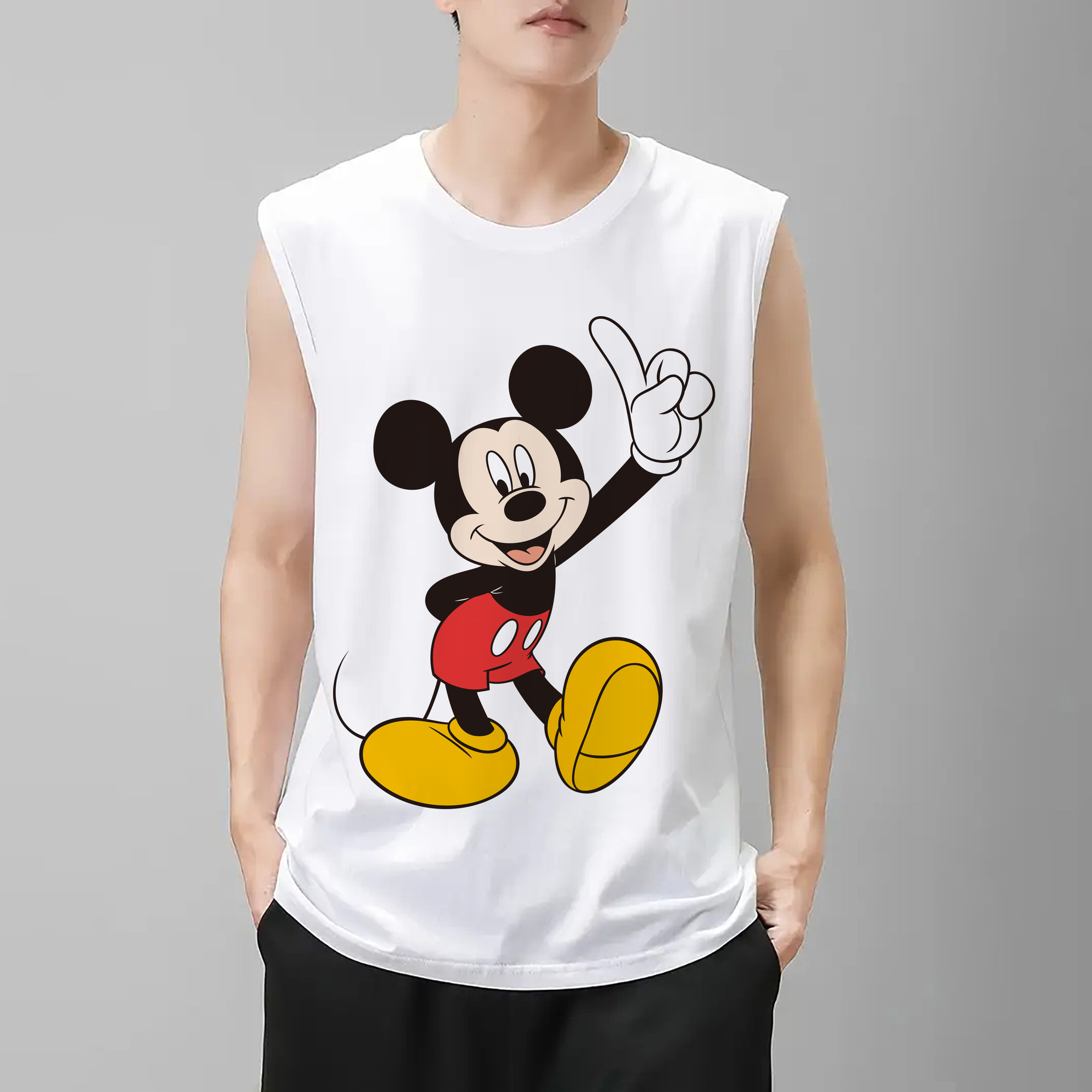 ミッキーマウス Mickey Mouse コットン100％タンクトップ（フロントプリント）