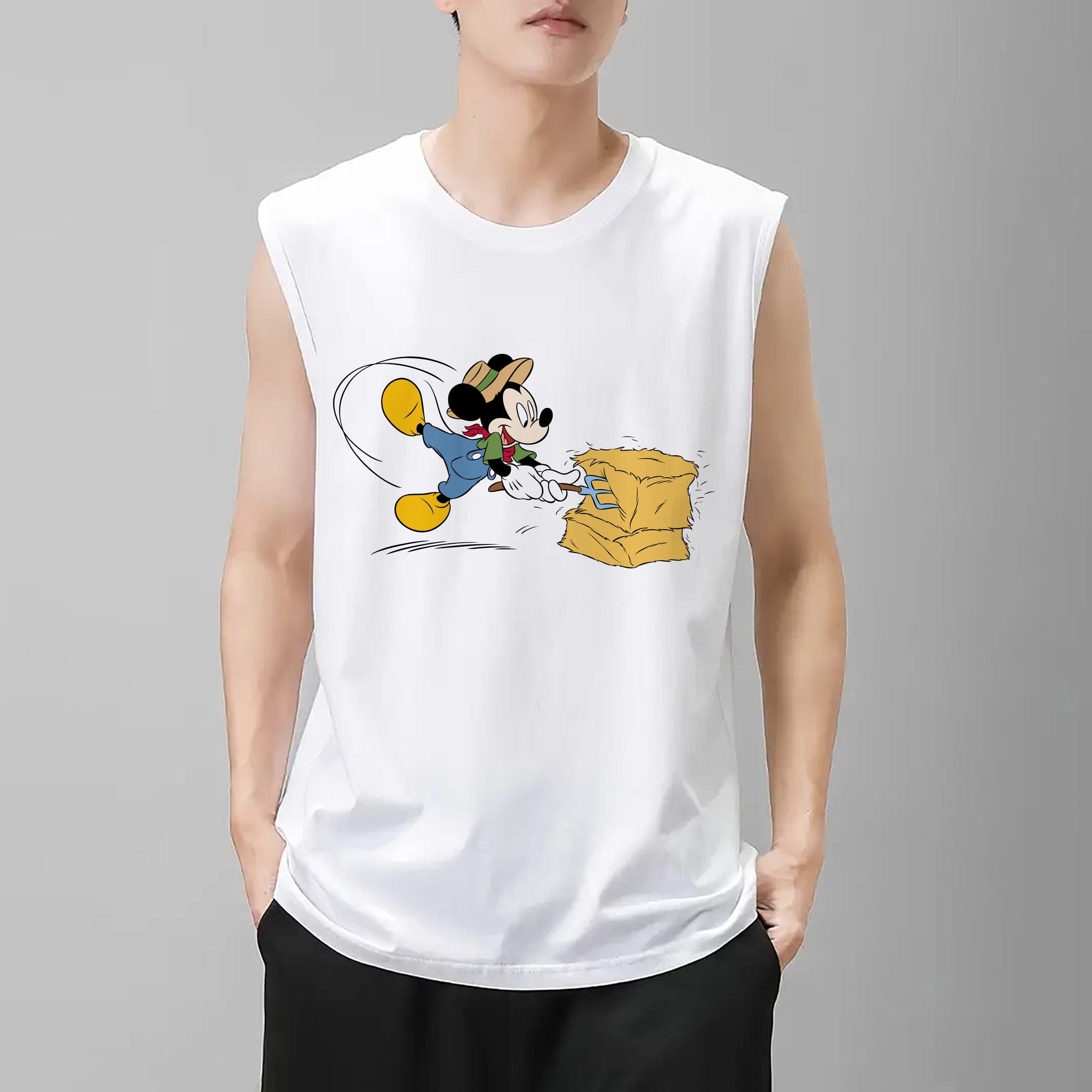 ミッキーマウス Mickey Mouse コットン100％タンクトップ（フロントプリント）