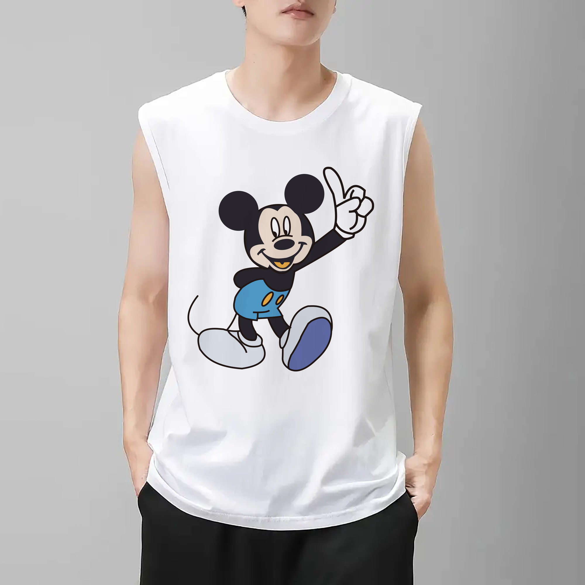 ミッキーマウス Mickey Mouse コットン100％タンクトップ（フロントプリント）