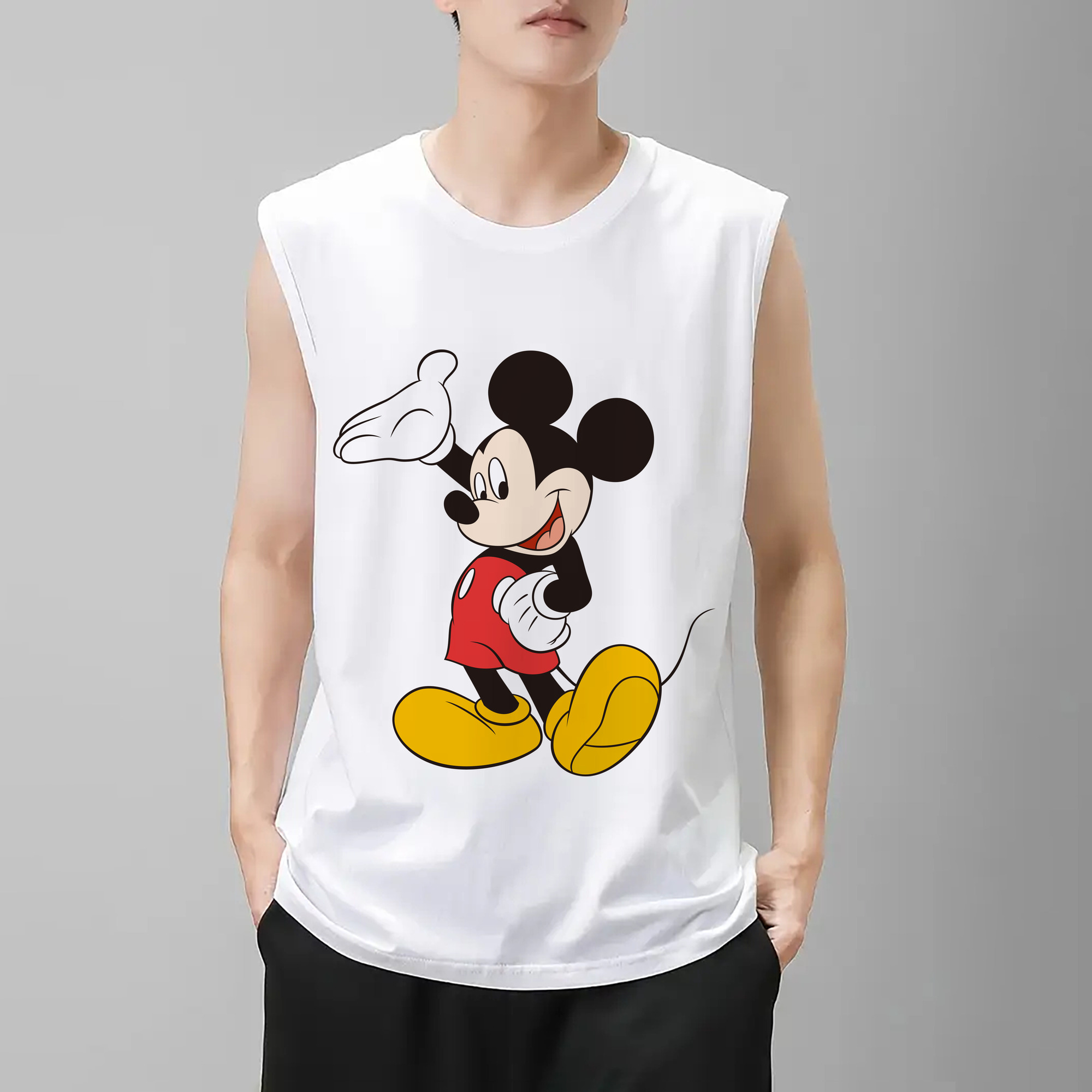 ミッキーマウス Mickey Mouse コットン100％タンクトップ（フロントプリント）