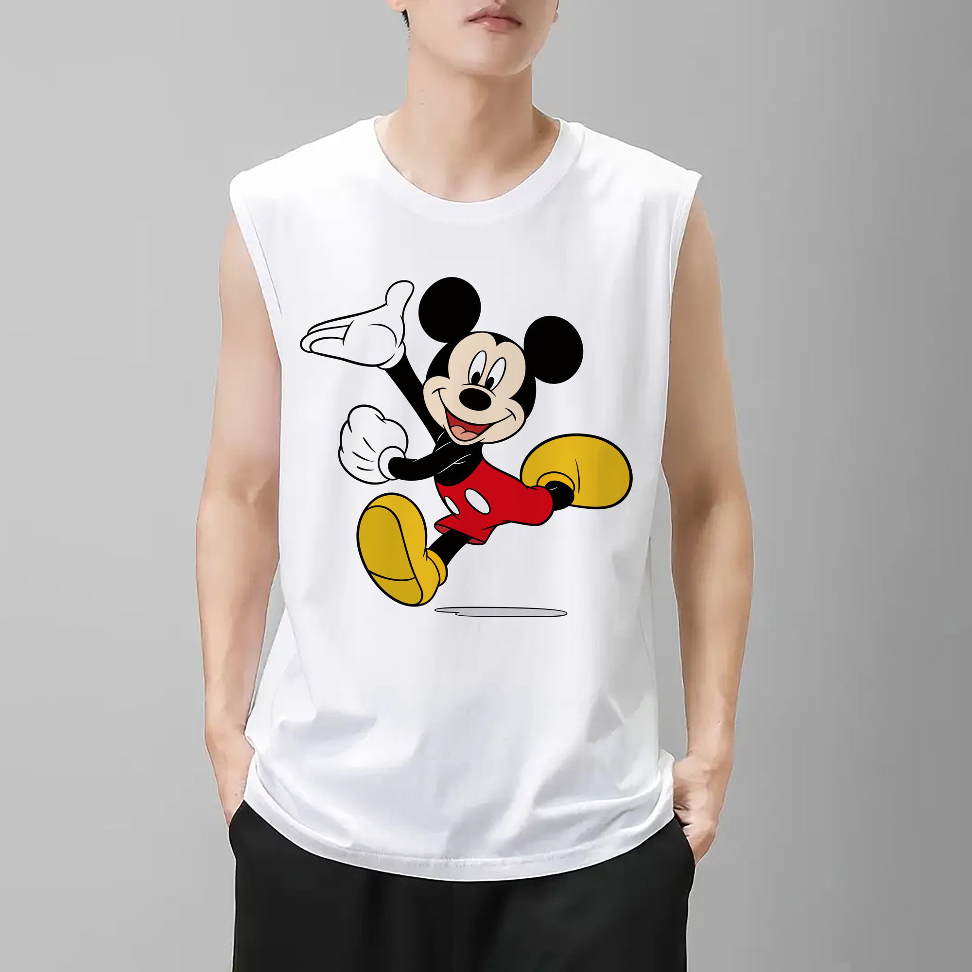 ミッキーマウス Mickey Mouse コットン100％タンクトップ（フロントプリント）