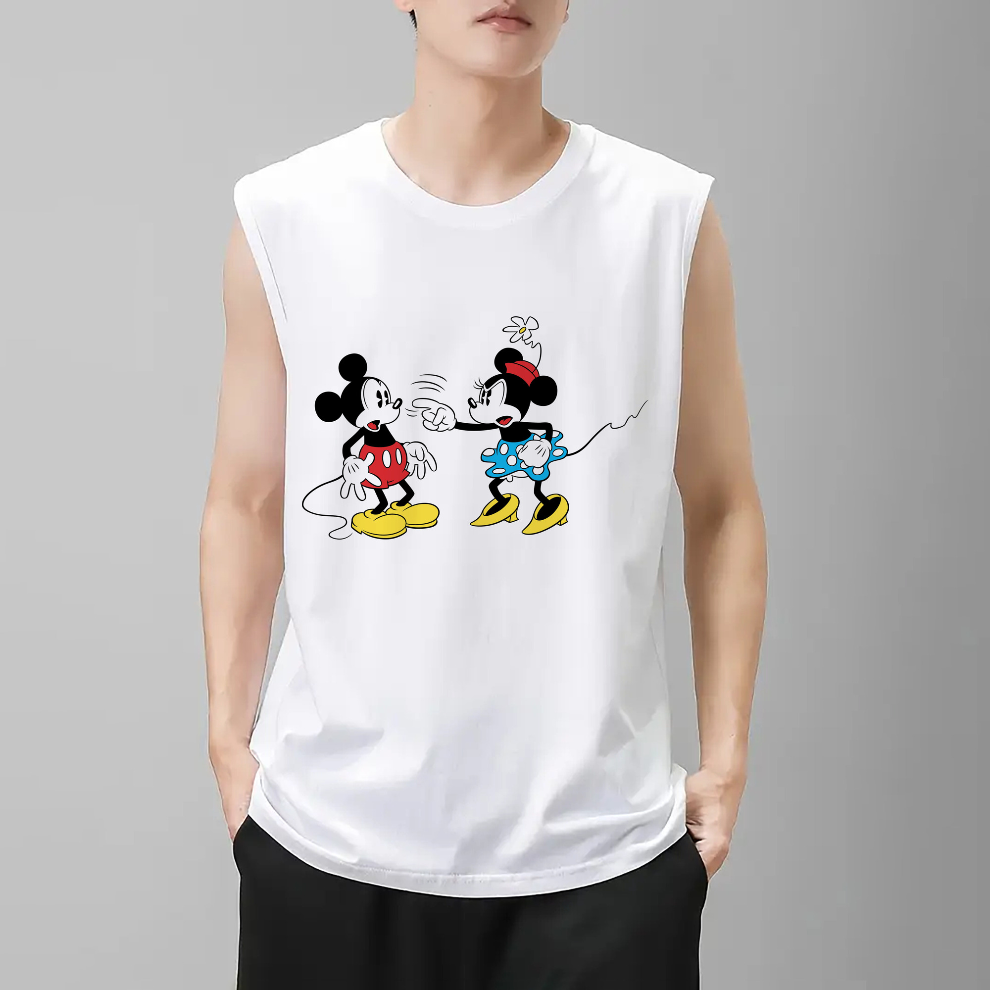 ミッキーマウス Mickey Mouse コットン100％タンクトップ（フロントプリント）