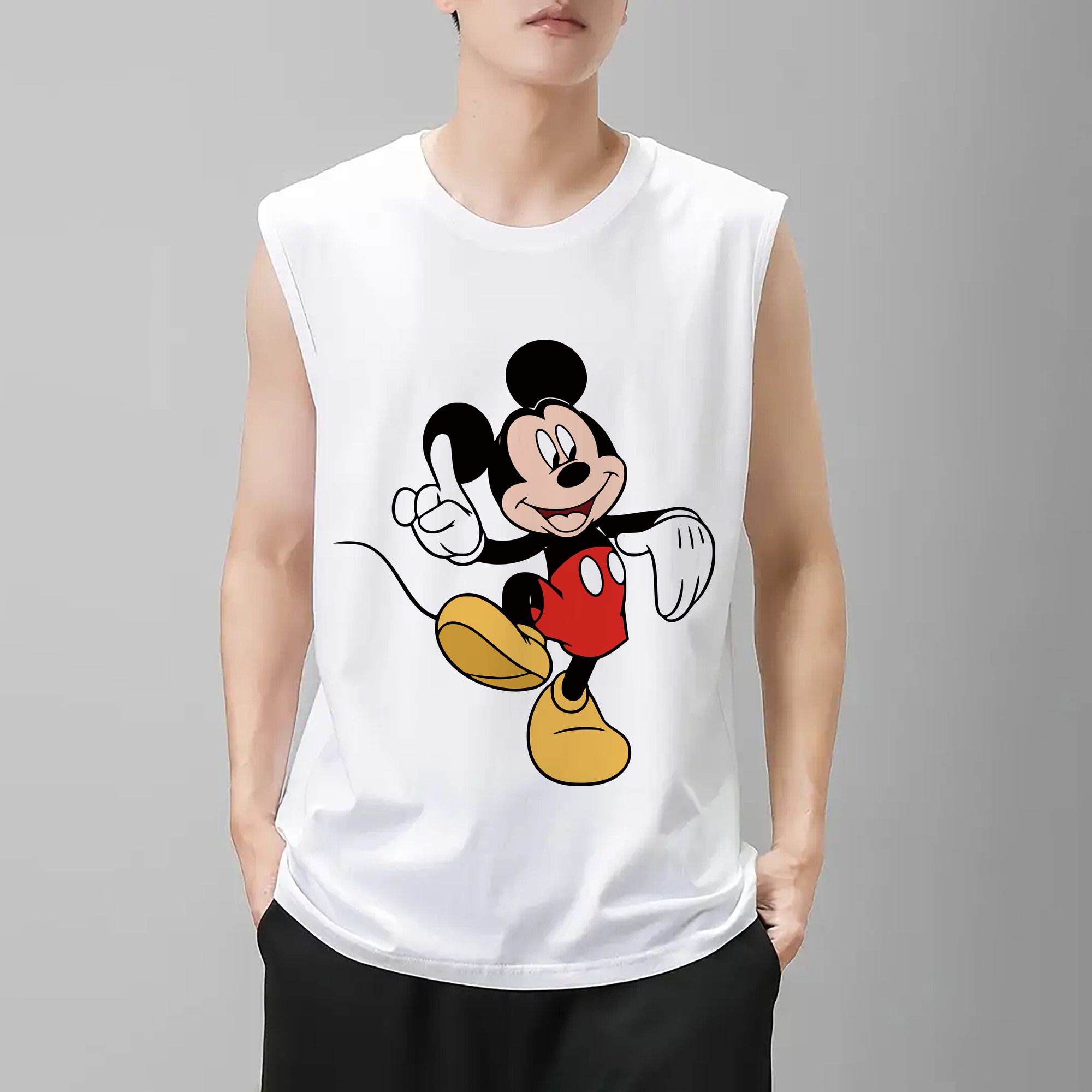 ミッキーマウス Mickey Mouse コットン100％タンクトップ（フロントプリント）