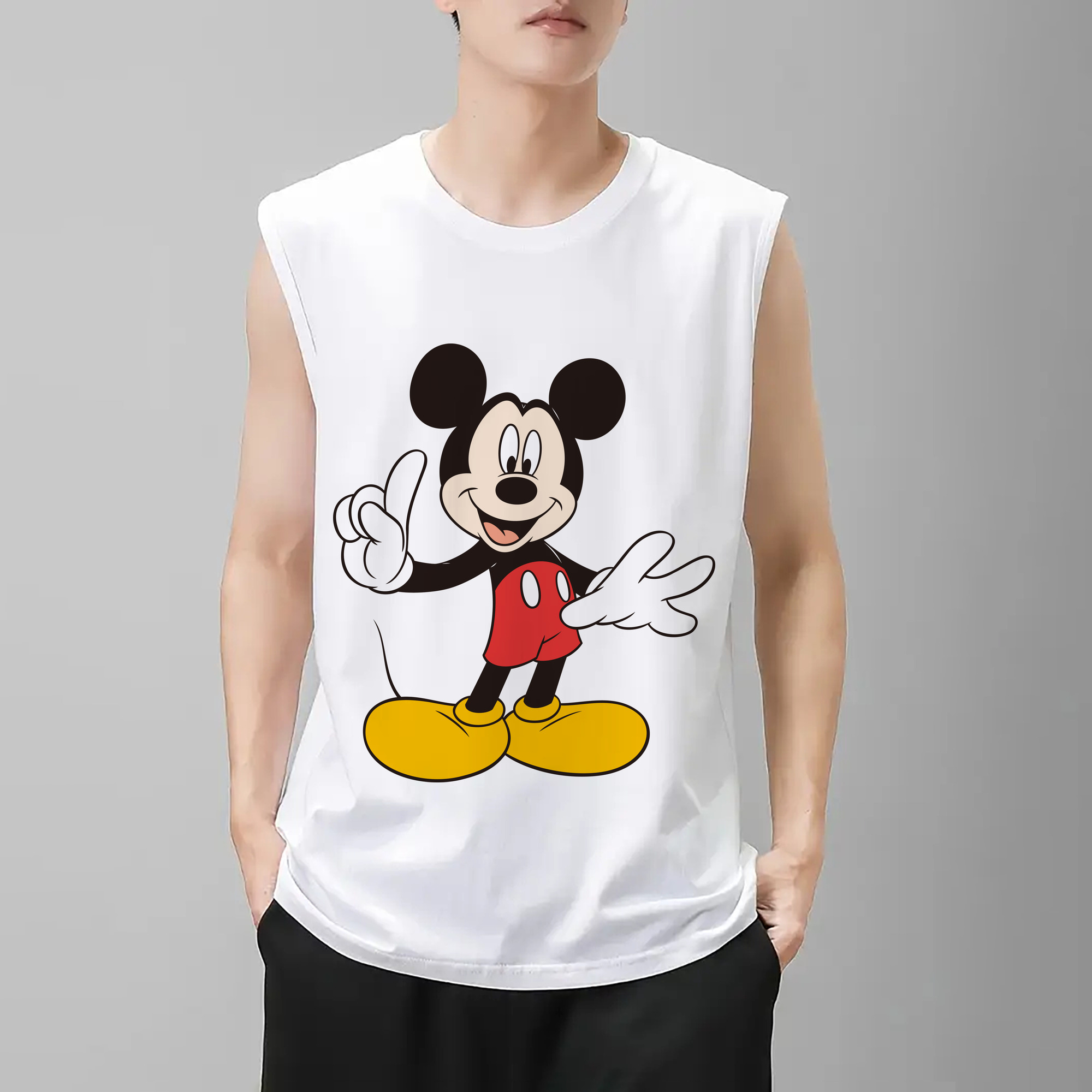 ミッキーマウス Mickey Mouse コットン100％タンクトップ（フロントプリント）