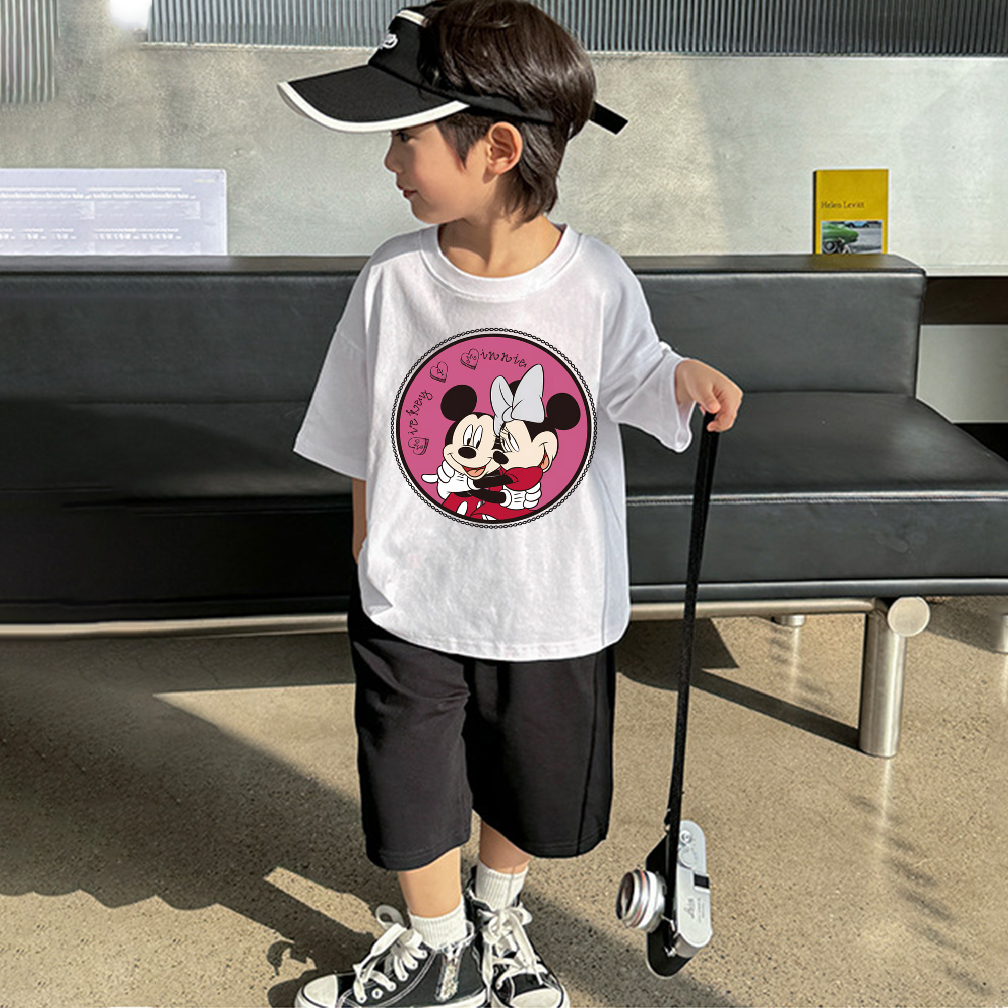 ミッキーマウス Mickey Mouse 綿100％キッズTシャツ（フロントプリント）