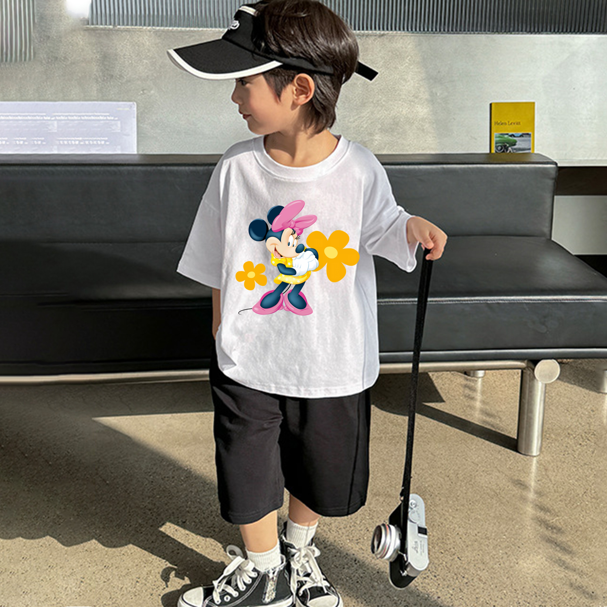 ミッキーマウス Mickey Mouse 綿100％キッズTシャツ（フロントプリント）