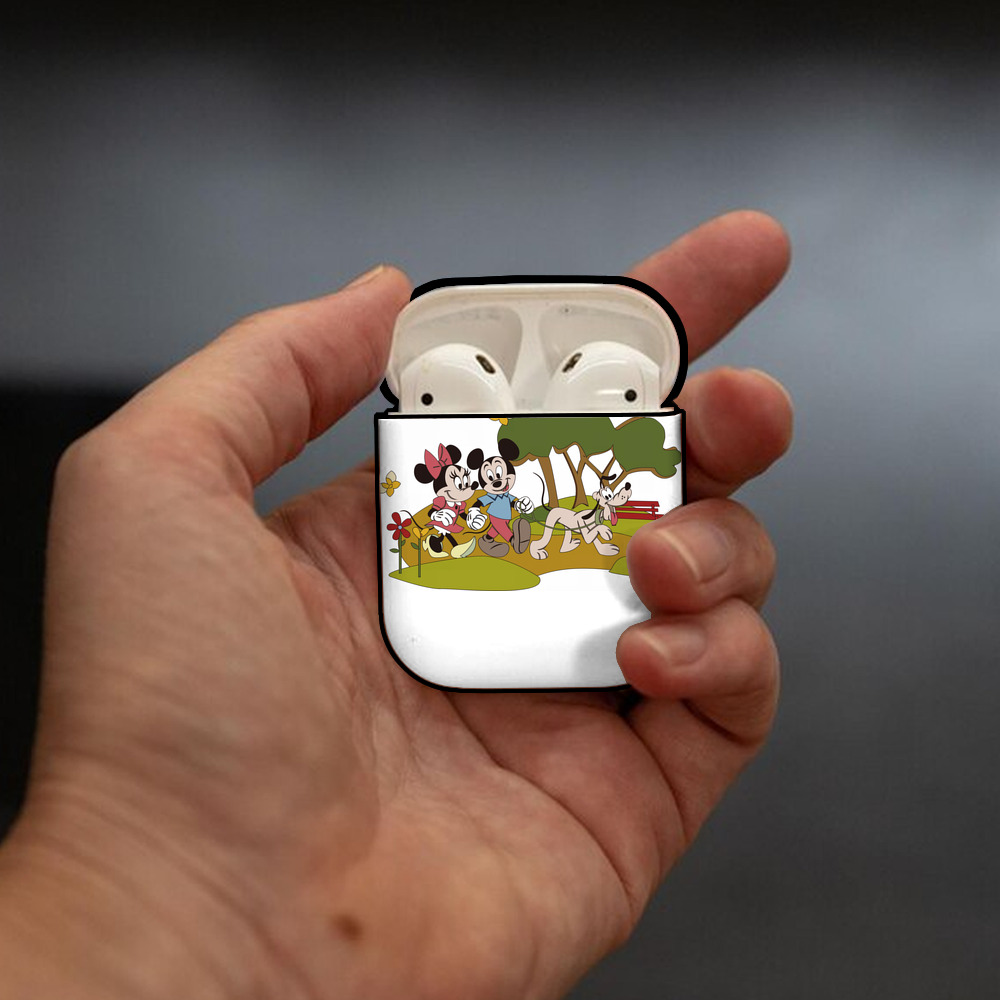 ミッキーマウス Mickey Mouse AirPods 第2世代保護ケース ハードシェル ブラック 耐衝撃・防指紋・カラビナ付き